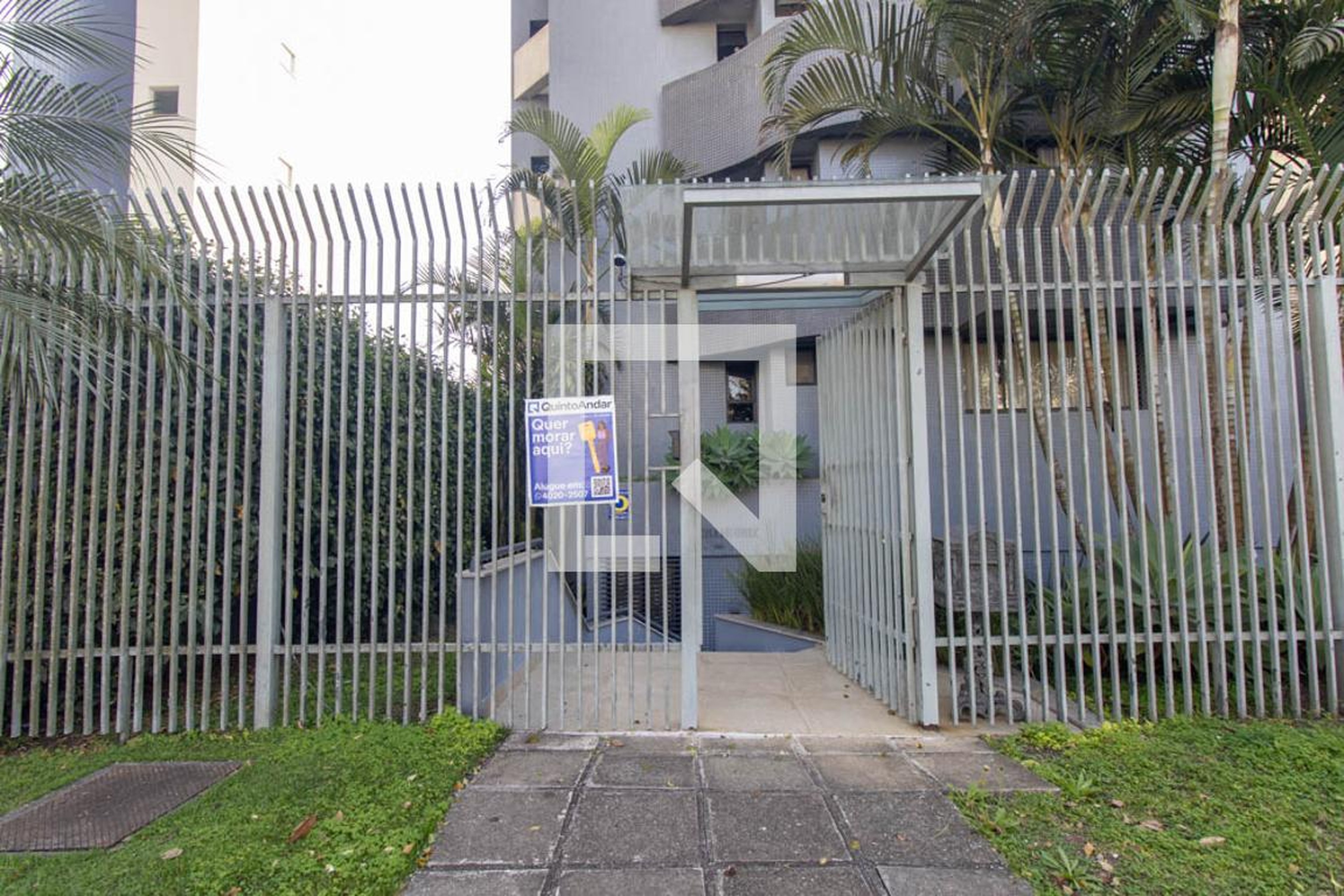 Fachada Condomínio em Rua Bororós, 358