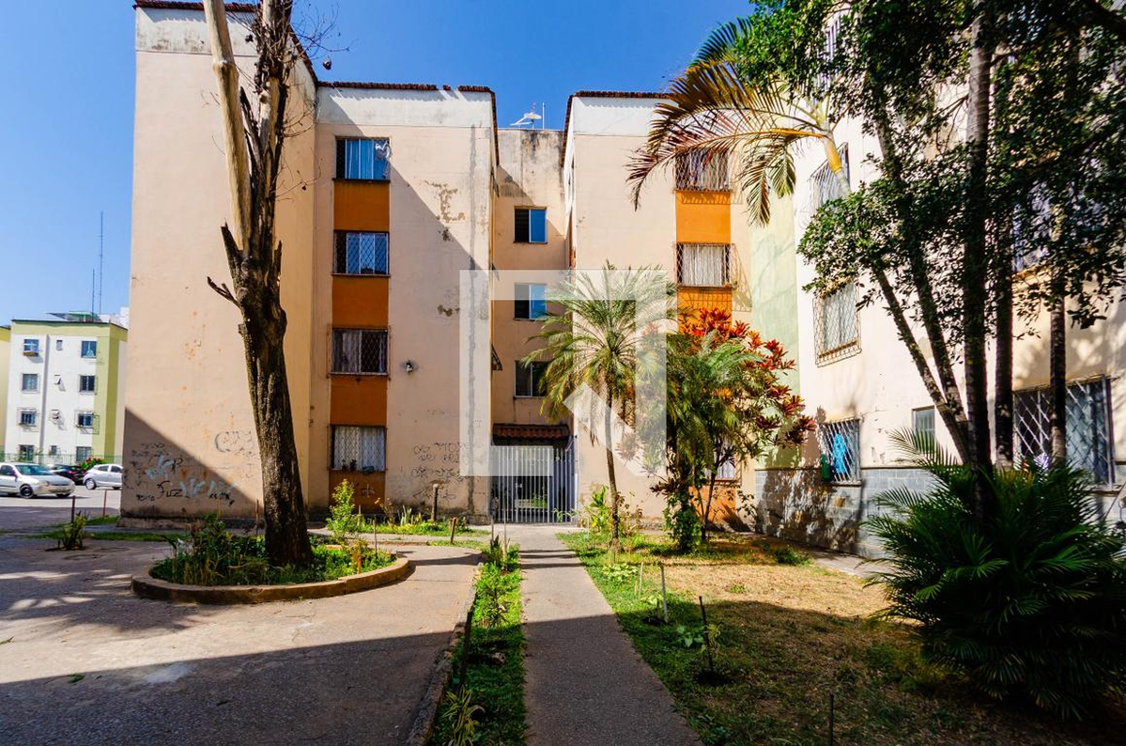 Fachada Condomínio em Rua Altémisa Maria dos Santos, 15