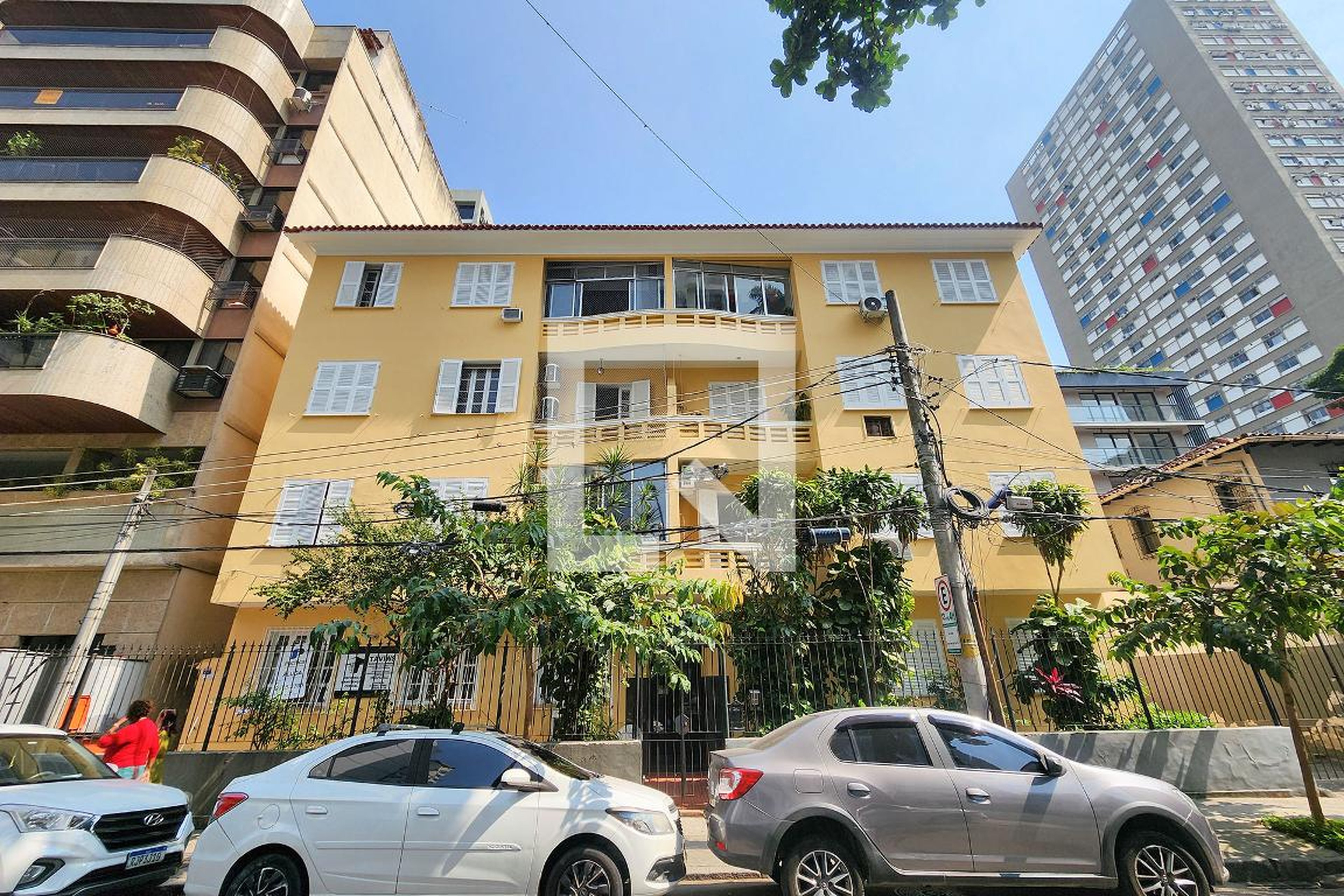 Fachada Condomínio em Rua Guilhermina Guinle, 77