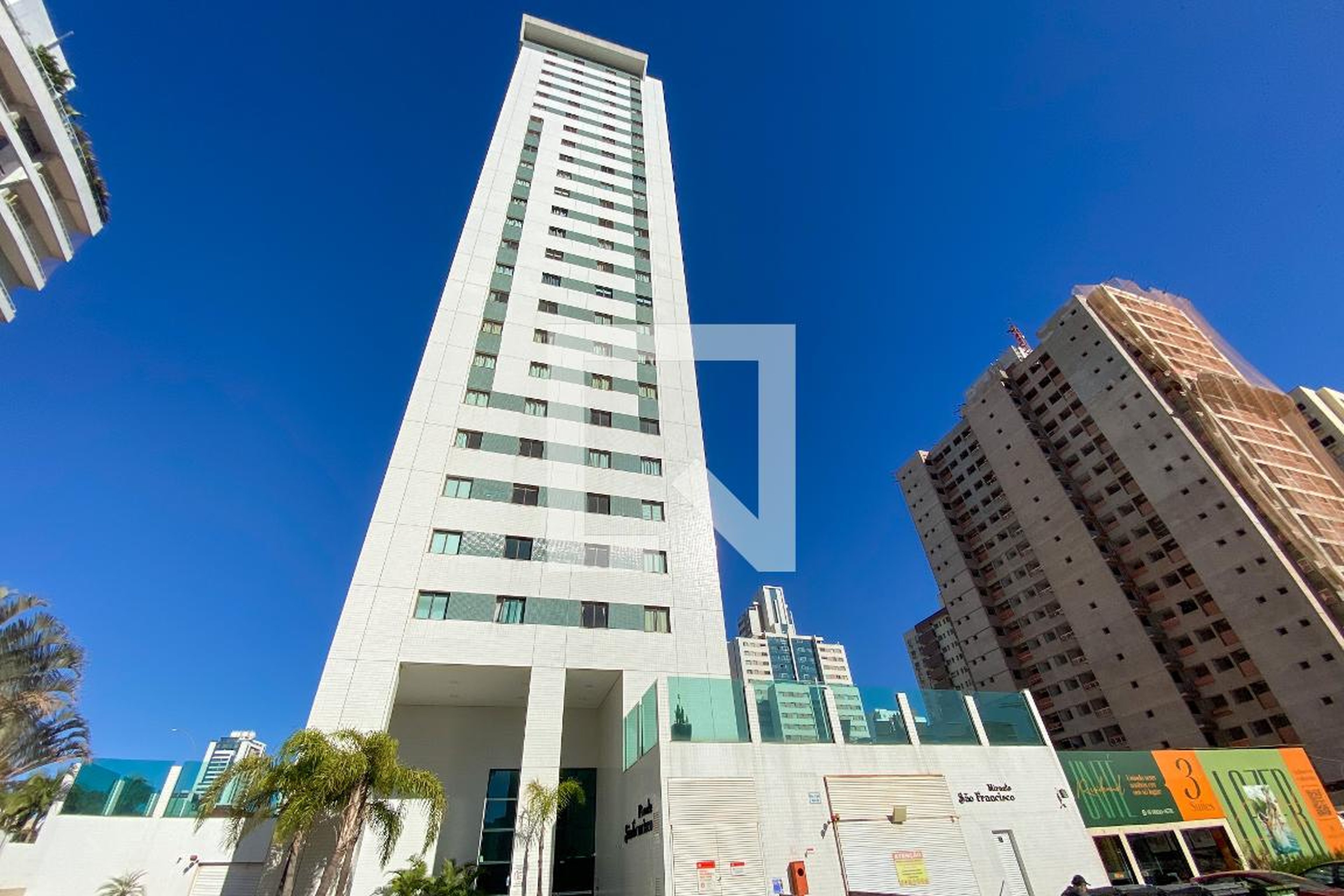 Fachada Condomínio em Quadra B, 25