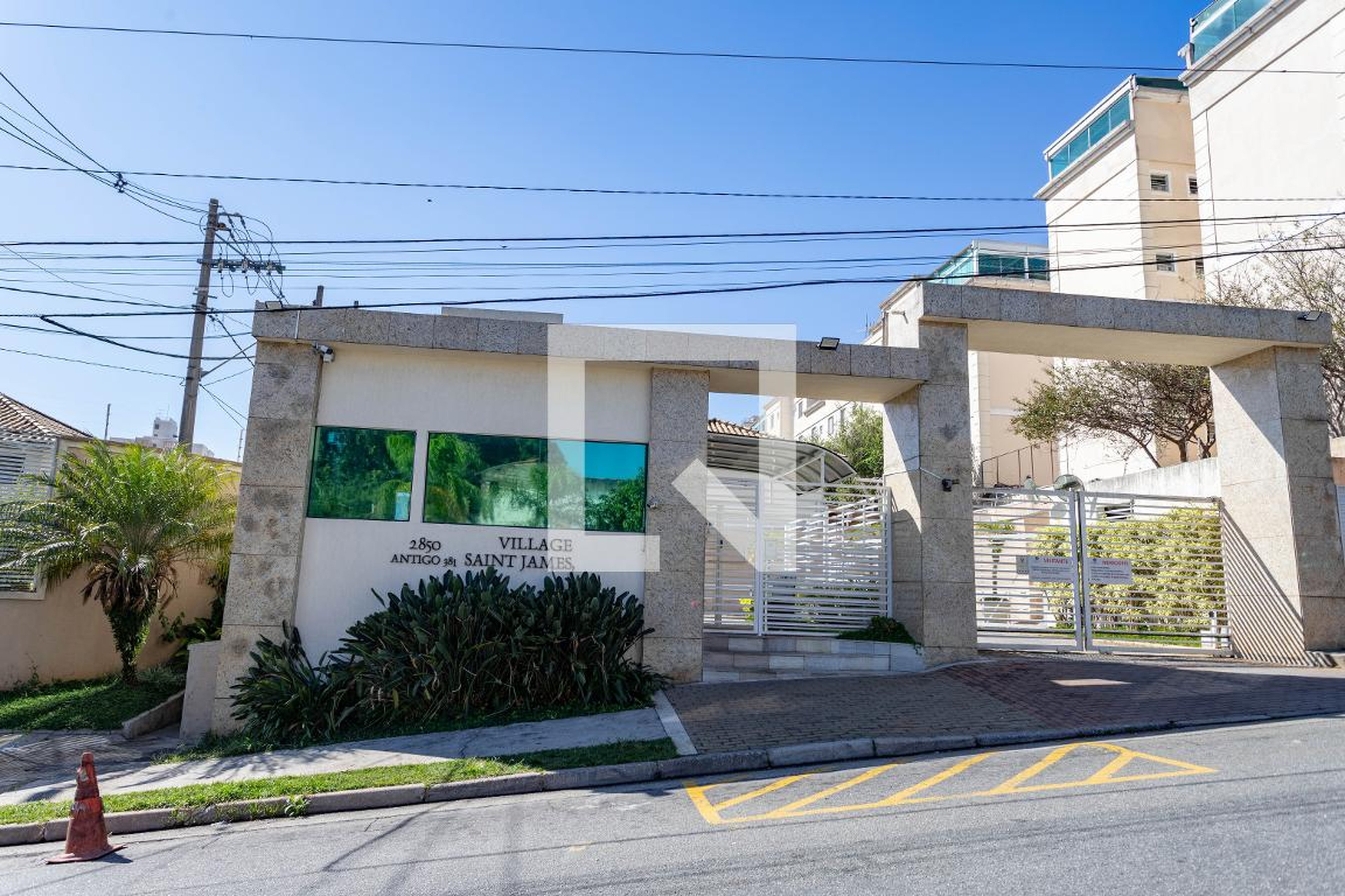 Fachada do condomínio Residencial Village Saint James