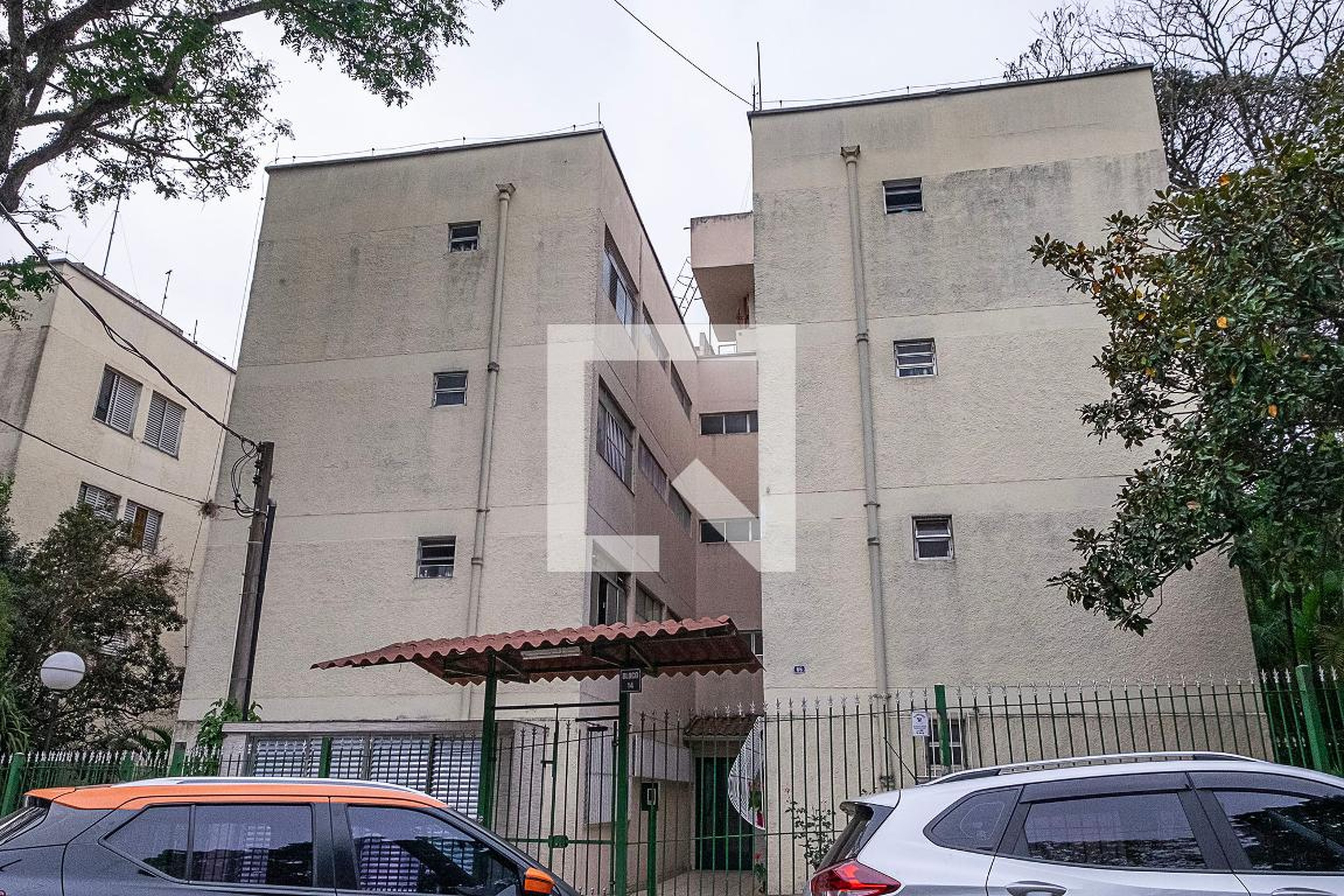 Fachada Condomínio em Rua Carolina Monelli, 66