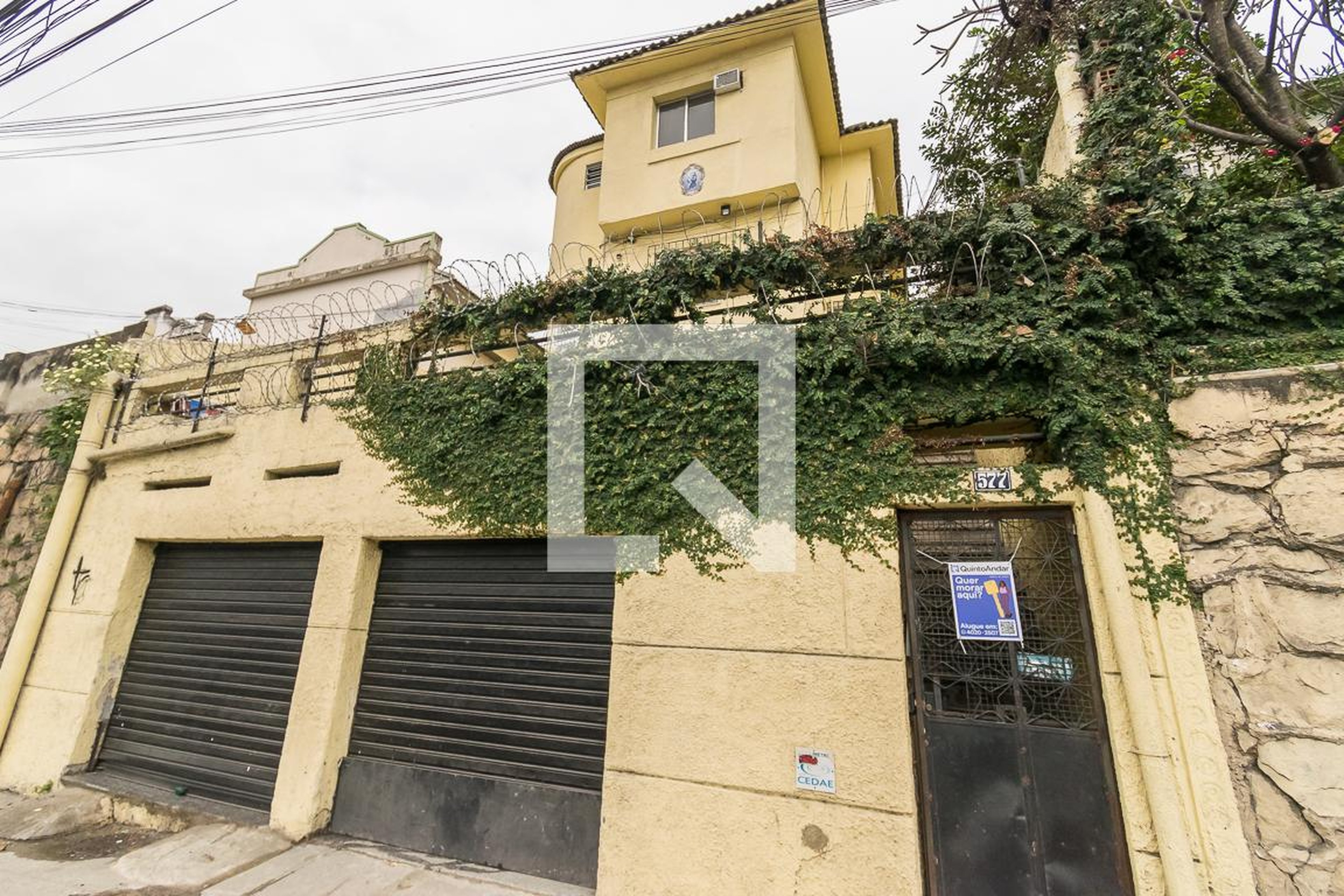 Fachada do Prédio Condomínio em Rua Uranos, 577