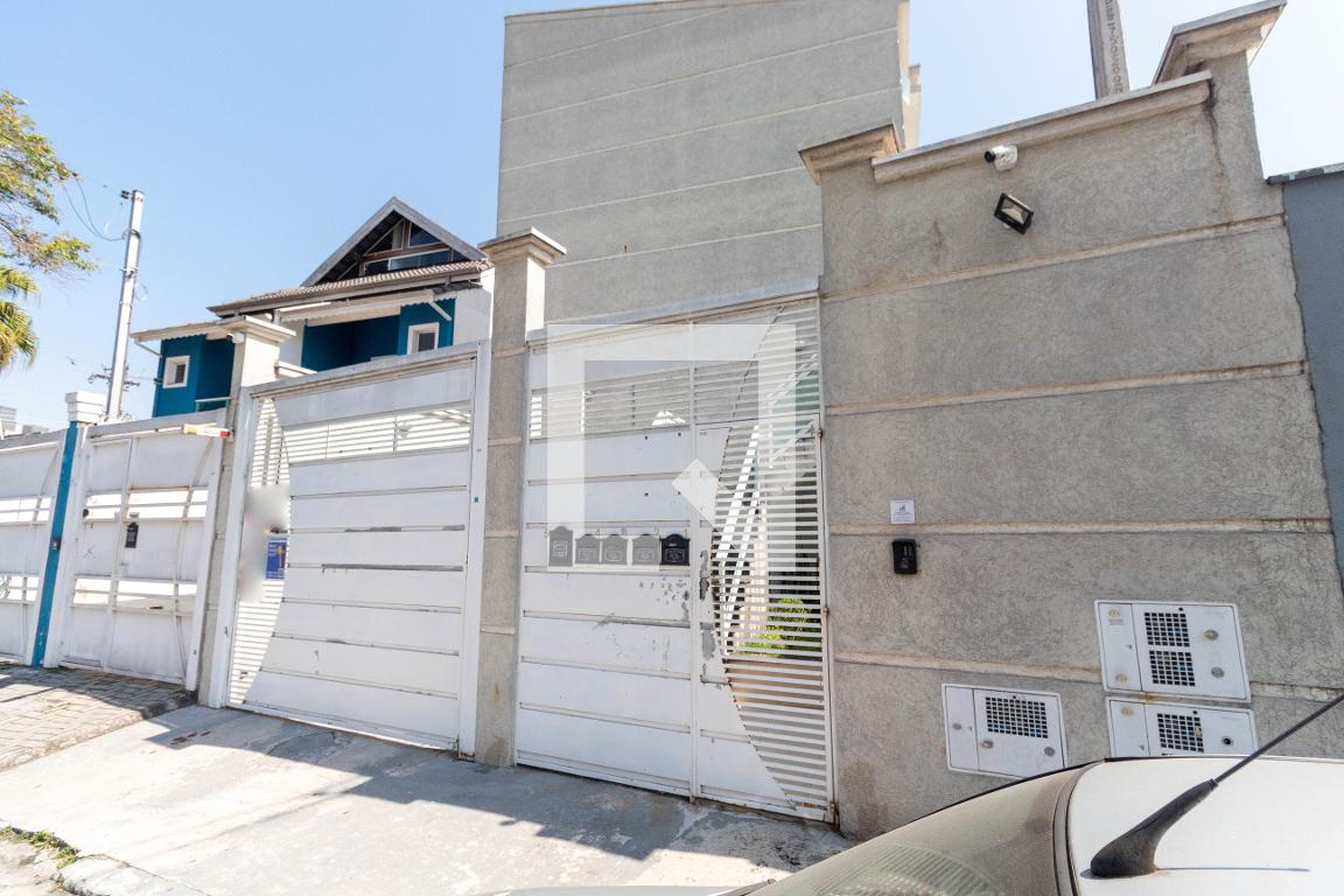 Fachada do condomínio Condomínio em Avenida Antônio Diogo, 296