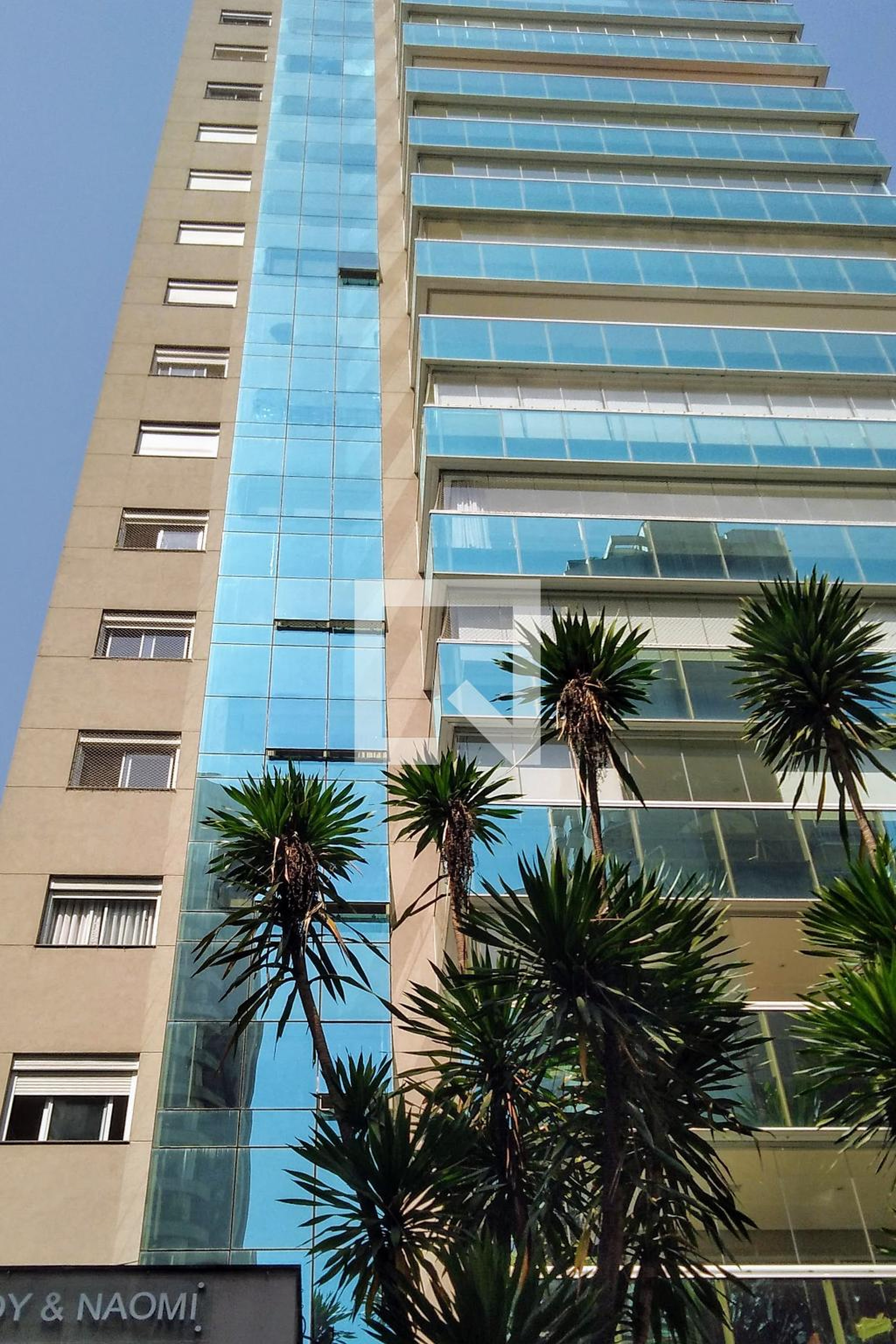 Fachada Condomínio Cindy & Naomi