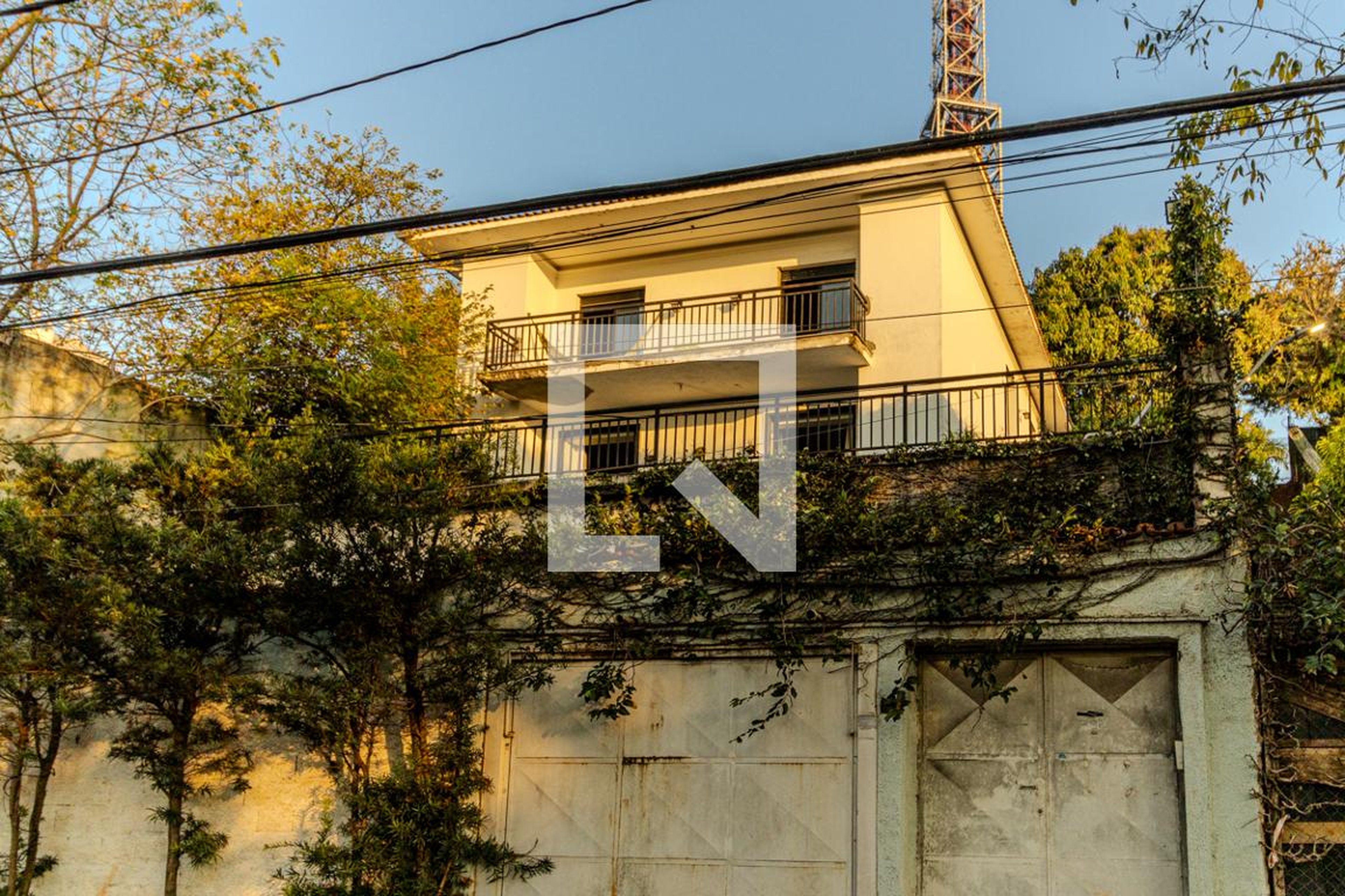 Fachada Condomínio em Rua João Florêncio, 150