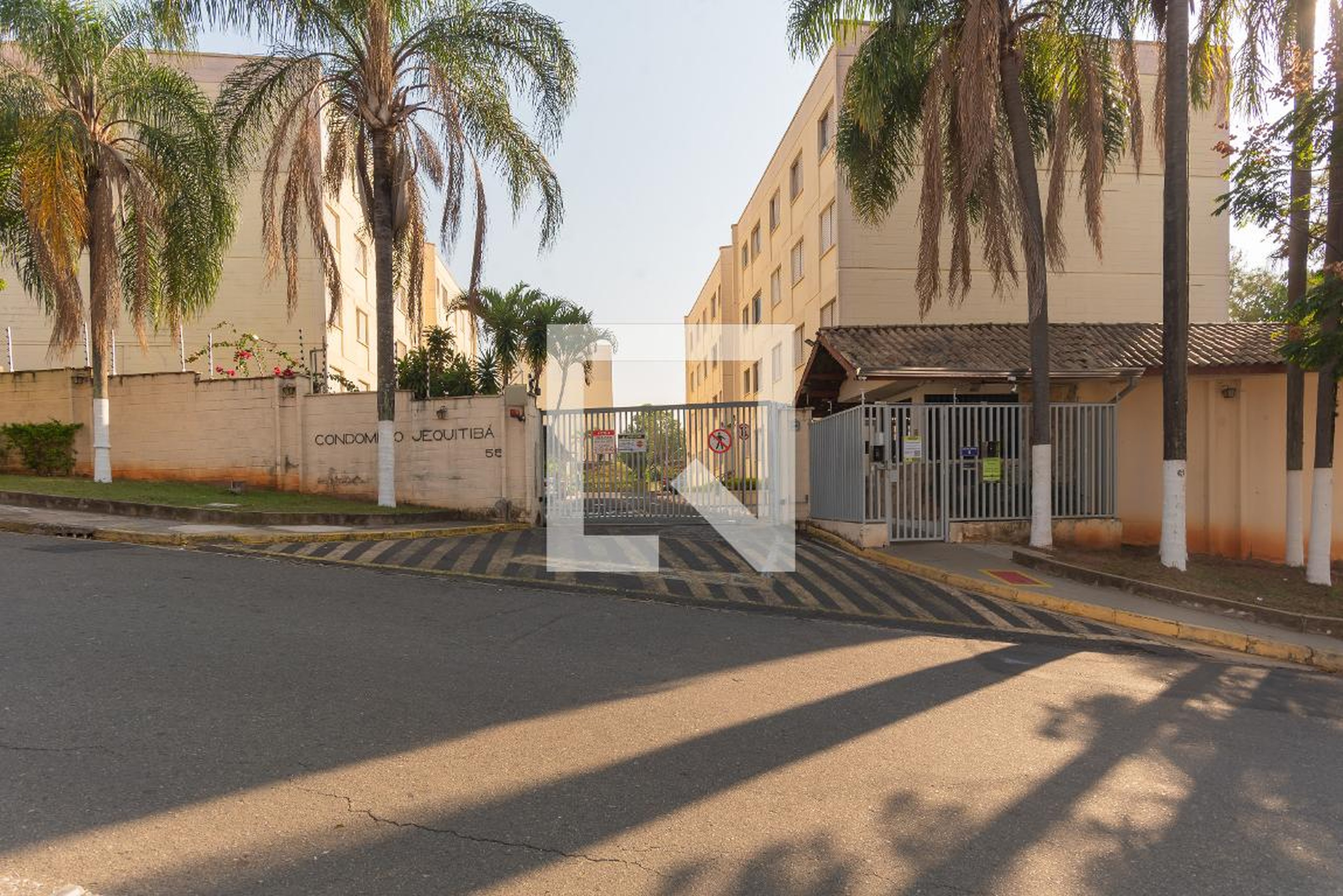Fachada do Condomínio Condomínio Jequitiba