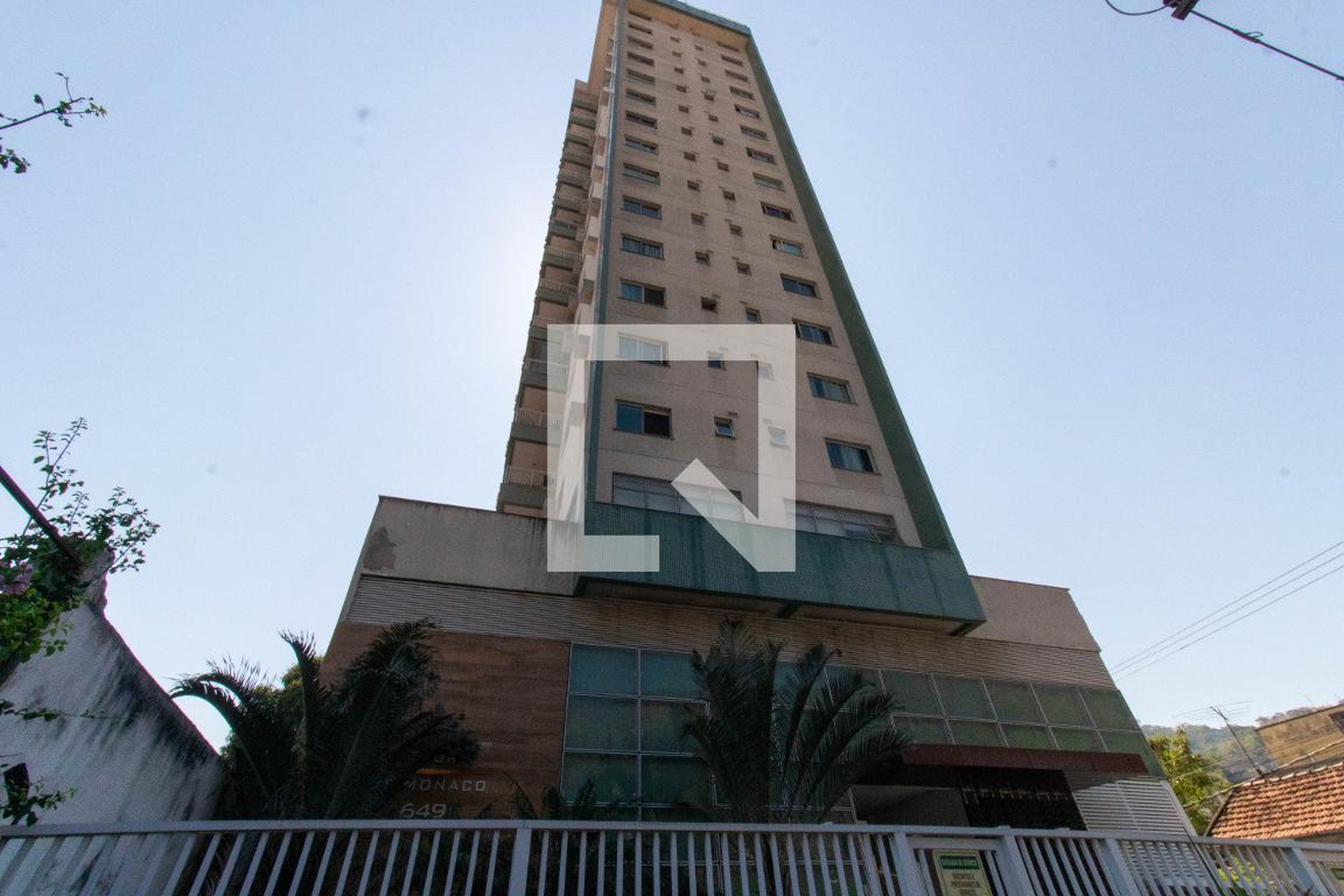 Predio Condomínio Tour de Monaco