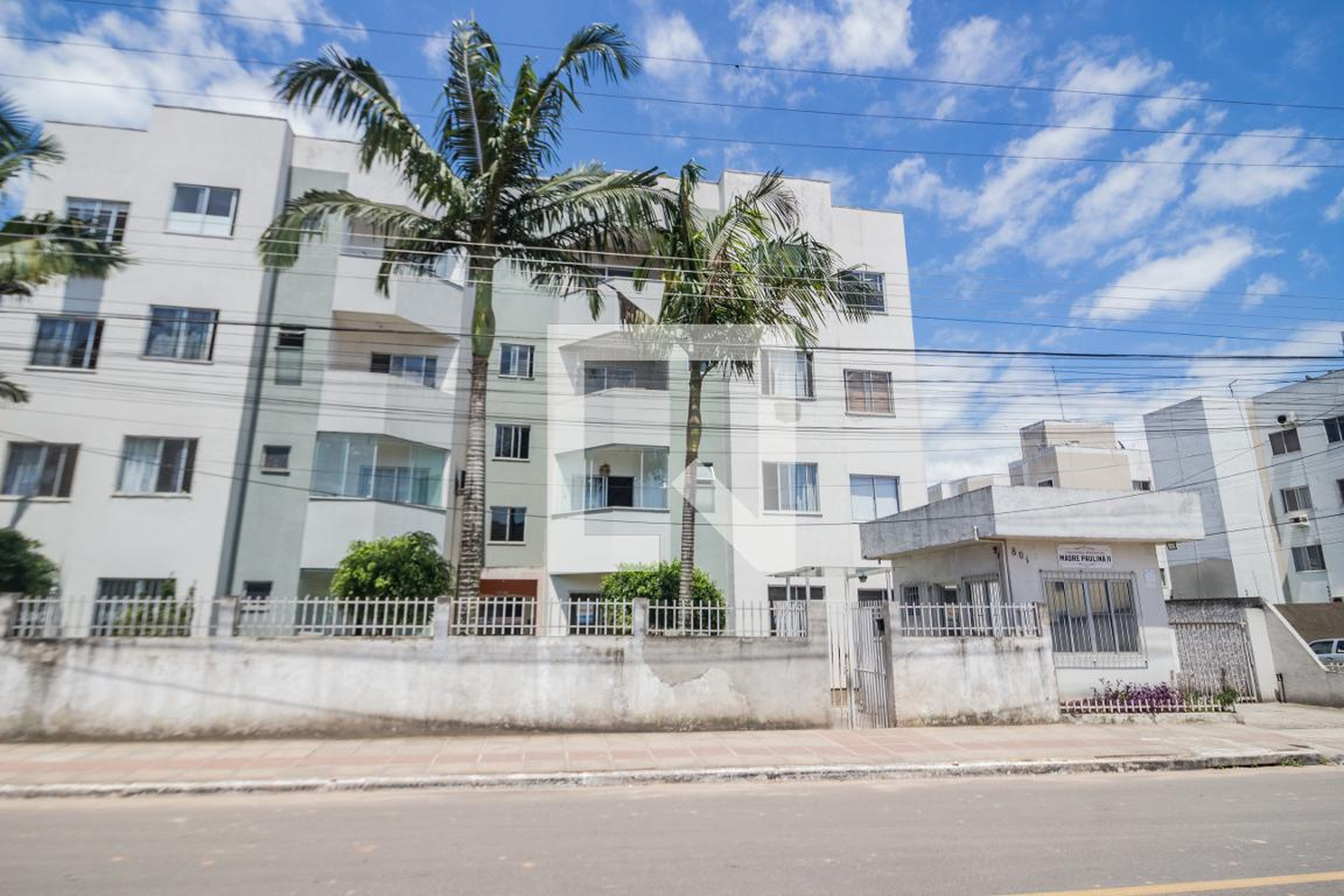 Fachada Condomínio Madre Paulina