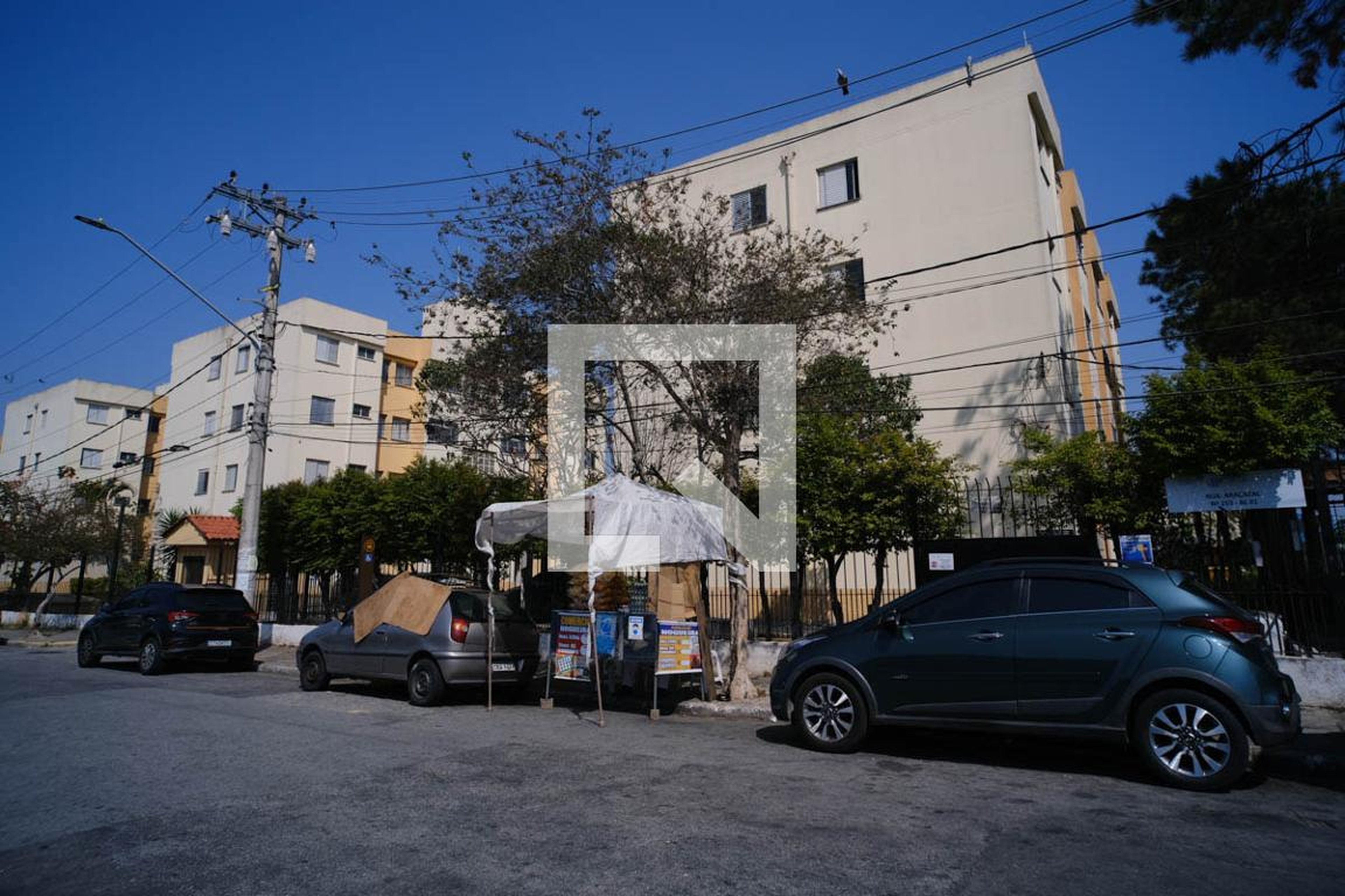 Fachada Condomínio em Rua Araçazal, 217