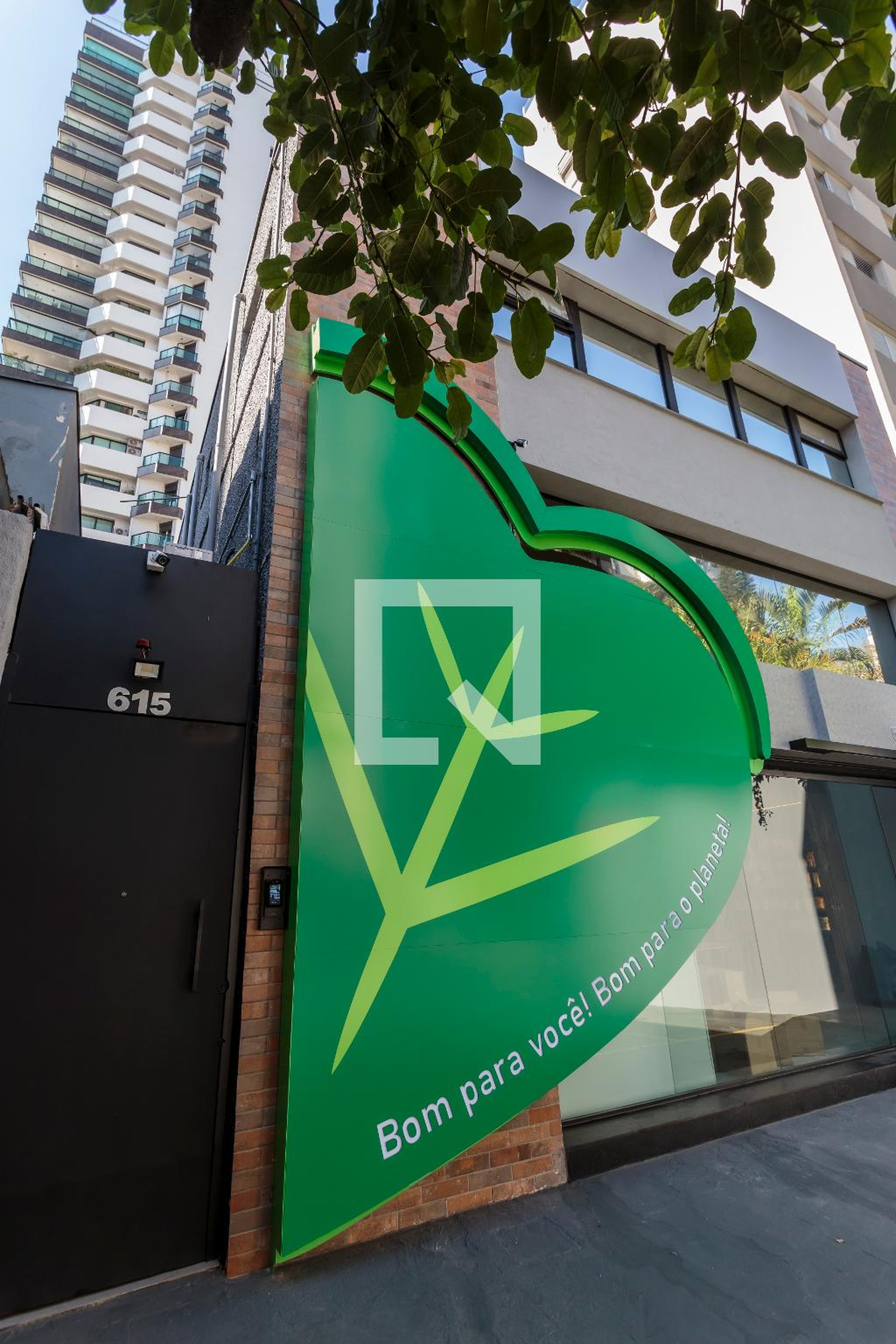 Fachada Condomínio em Rua Canário, 615