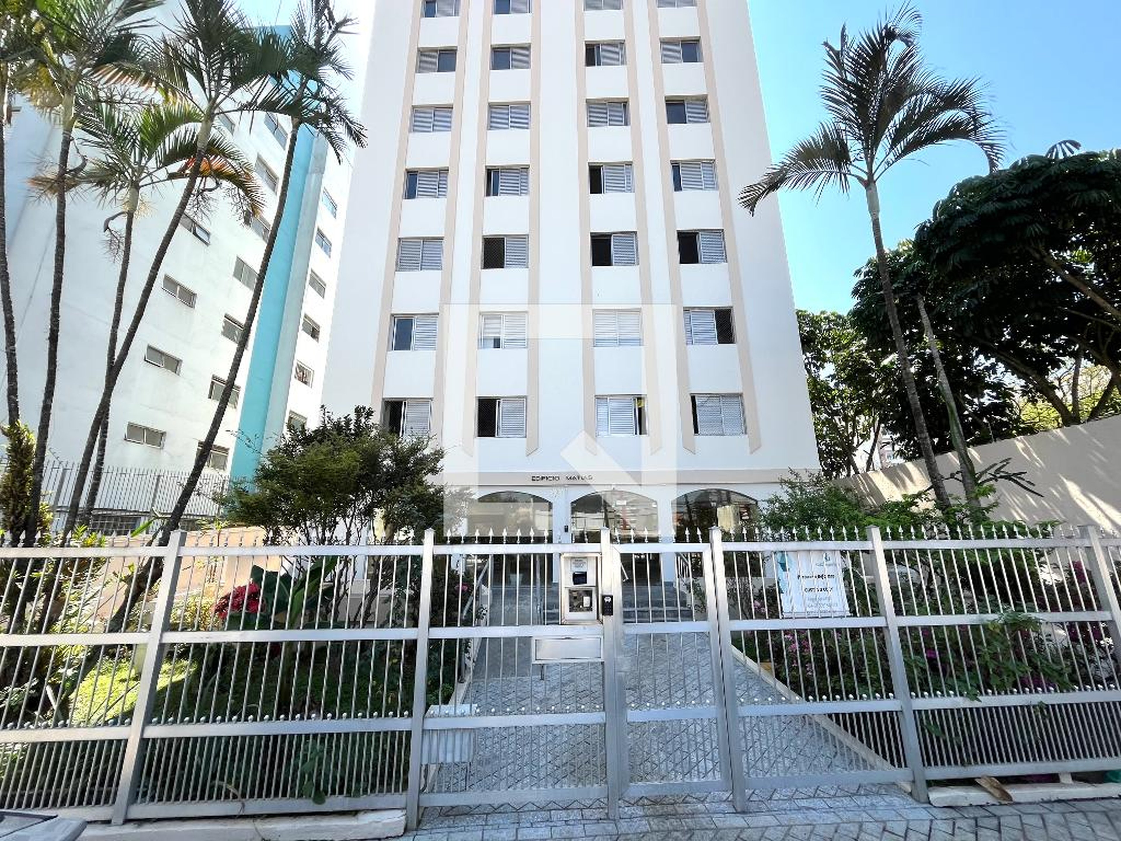 Fachada Condomínio em Rua Coronel Luís de Faria e Sousa, 383