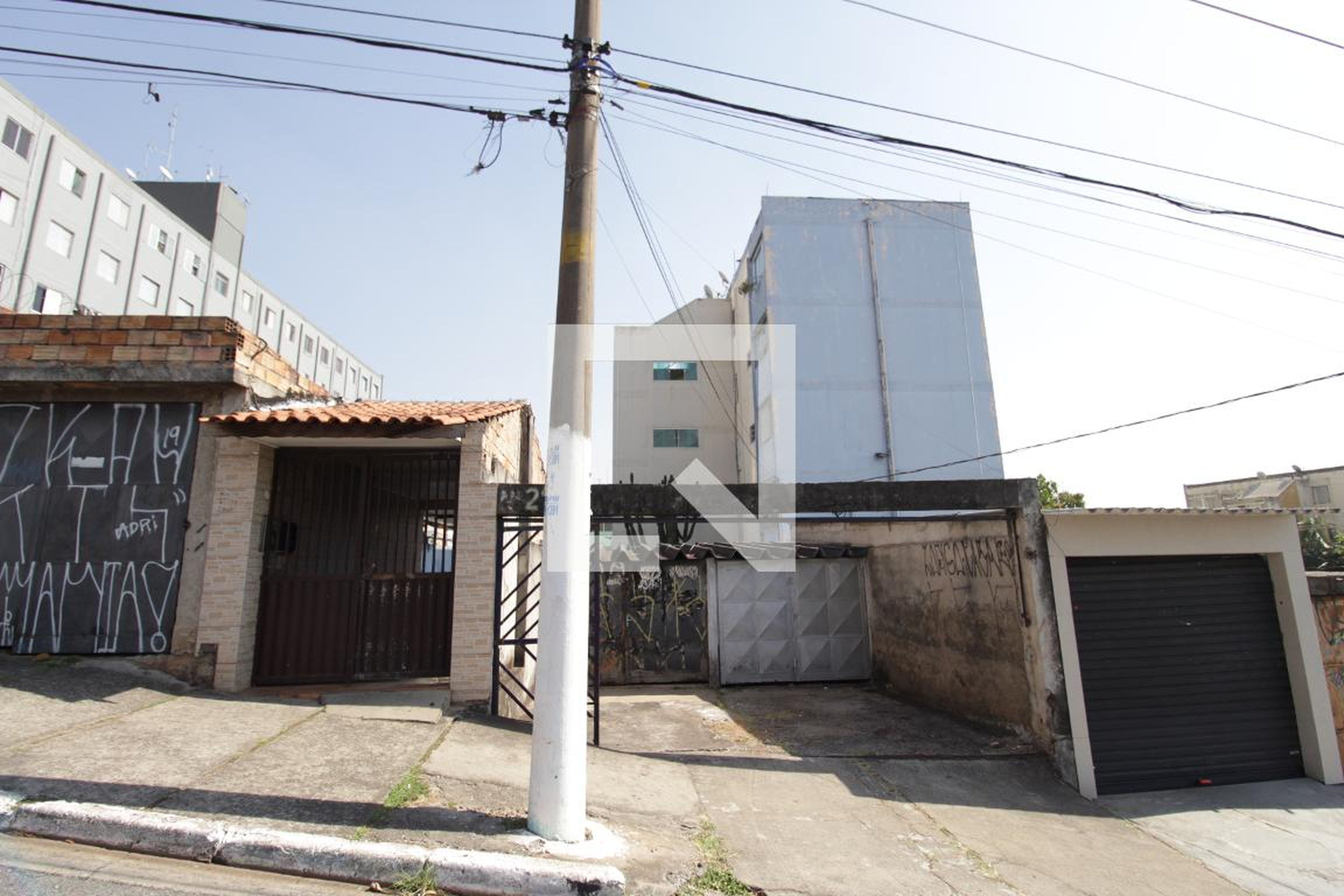 Fachada do Prédio Condomínio em Rua Diego de Figueroa, 298