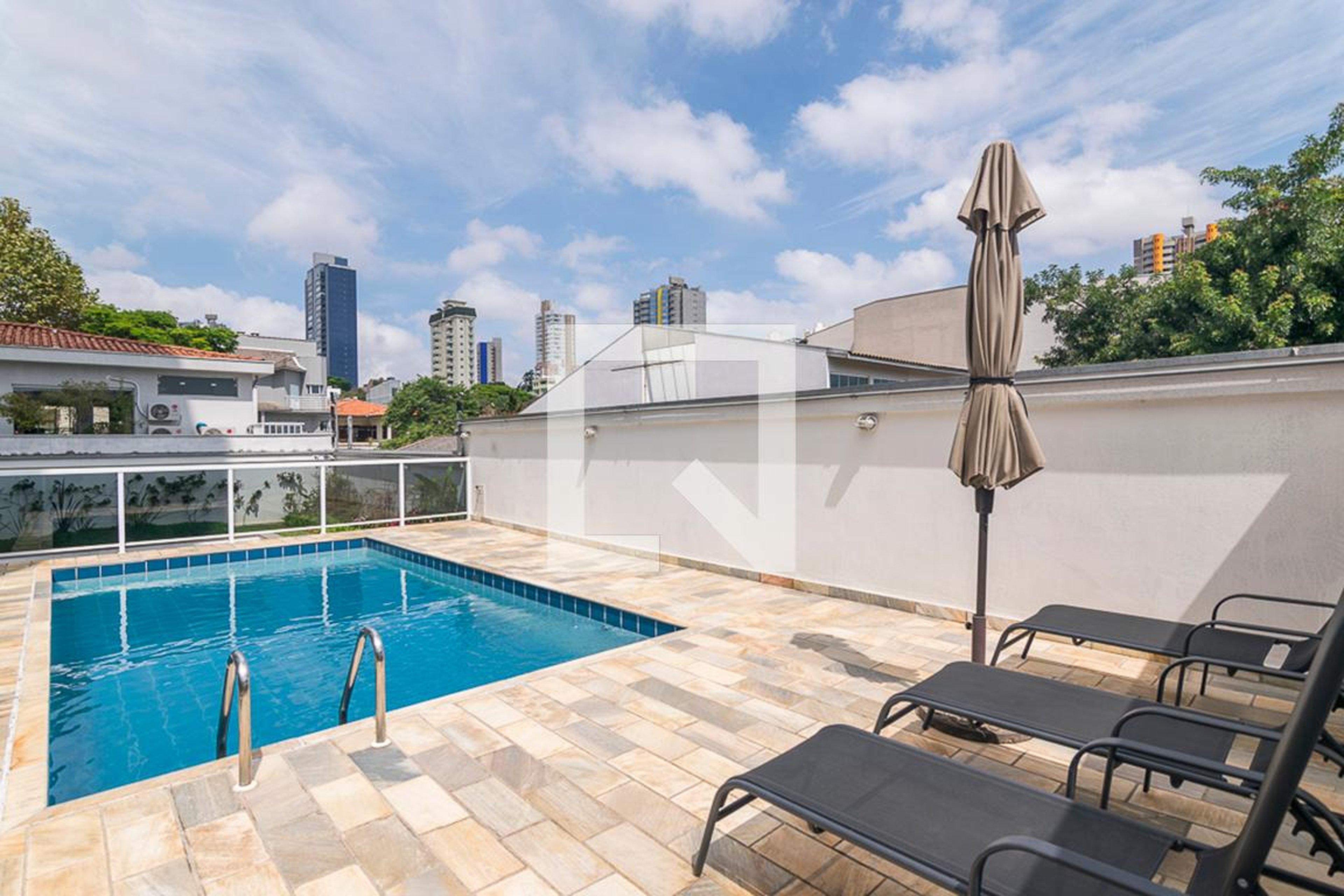 Piscina - Edifício Gruis