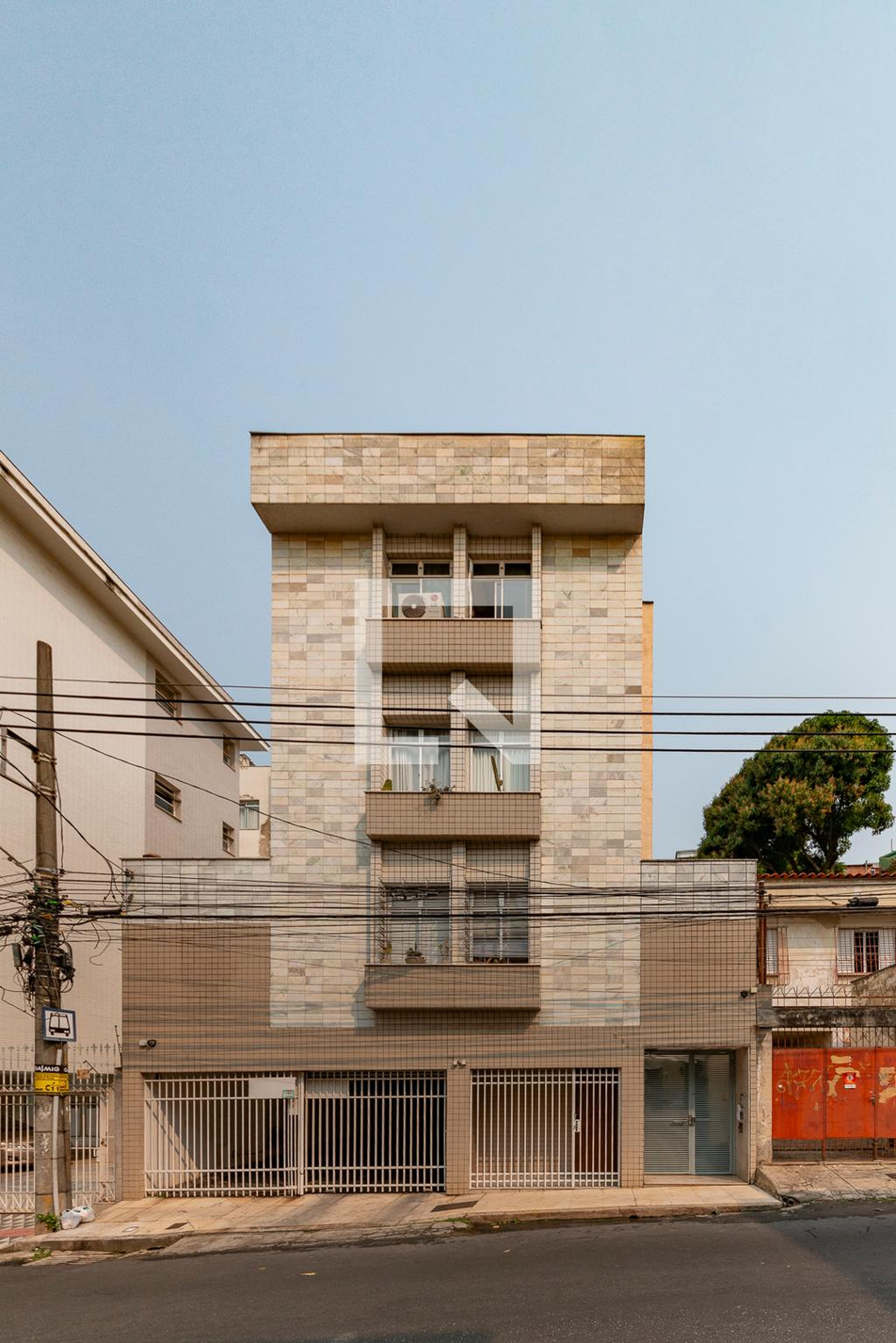 Fachada Condomínio em Rua Perdigão Malheiros, 294