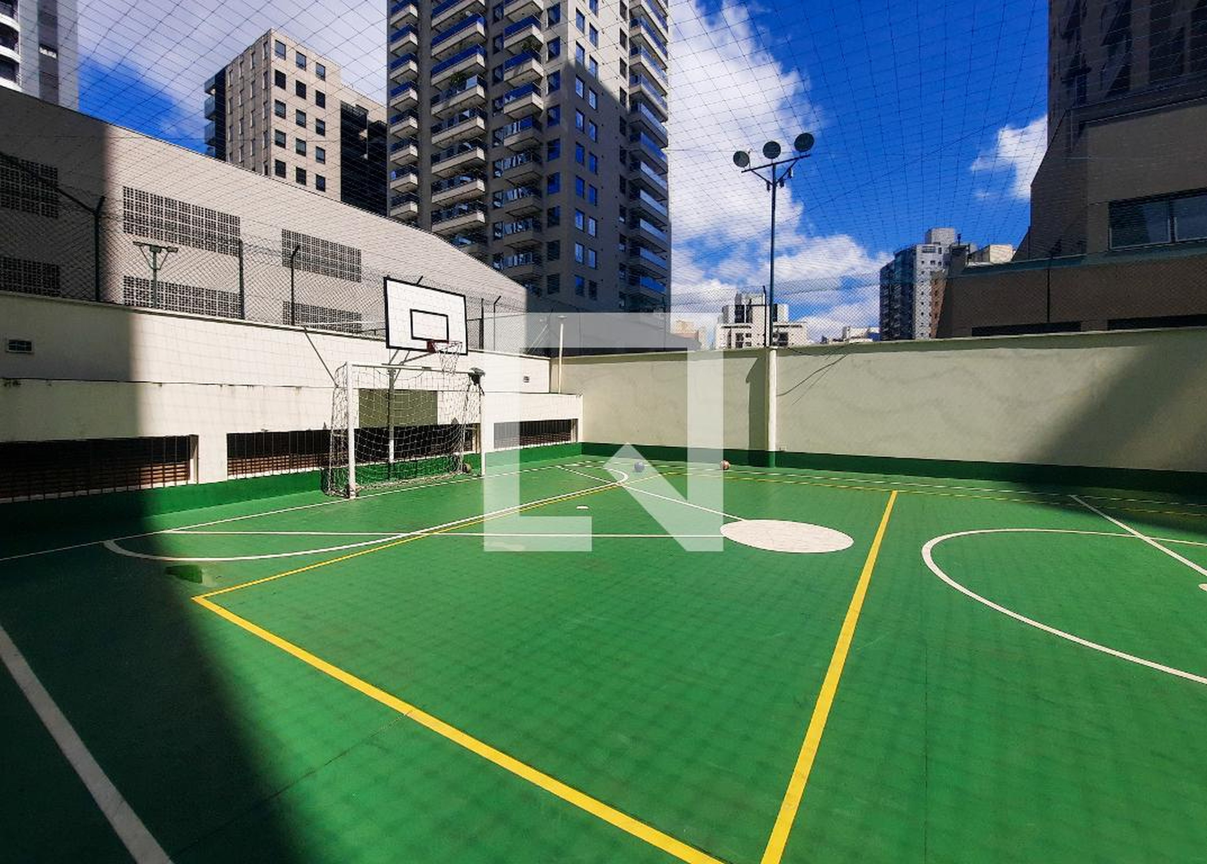 Quadra Esportiva - Maison Louvre