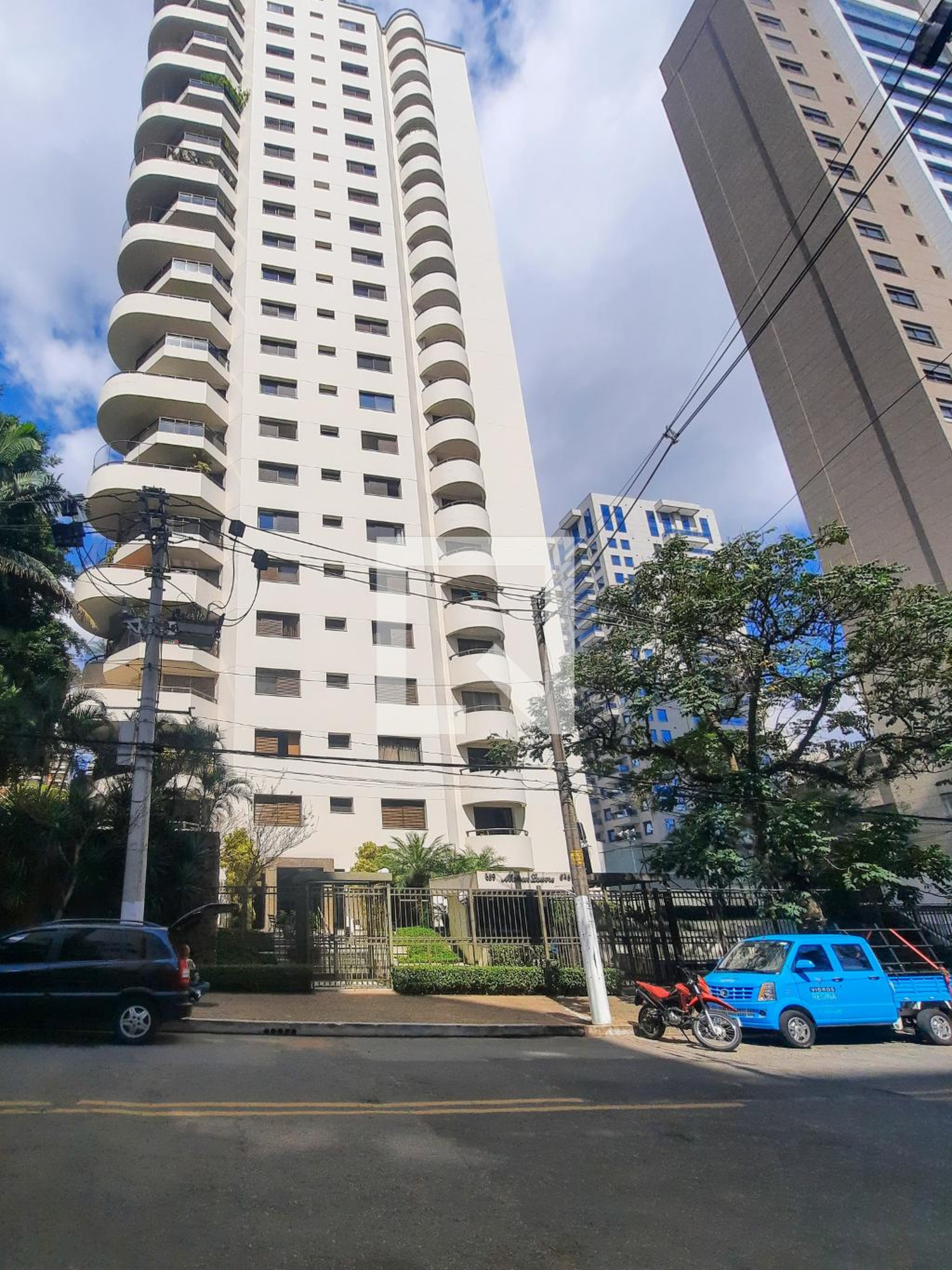 Fachada Condomínio Maison Louvre
