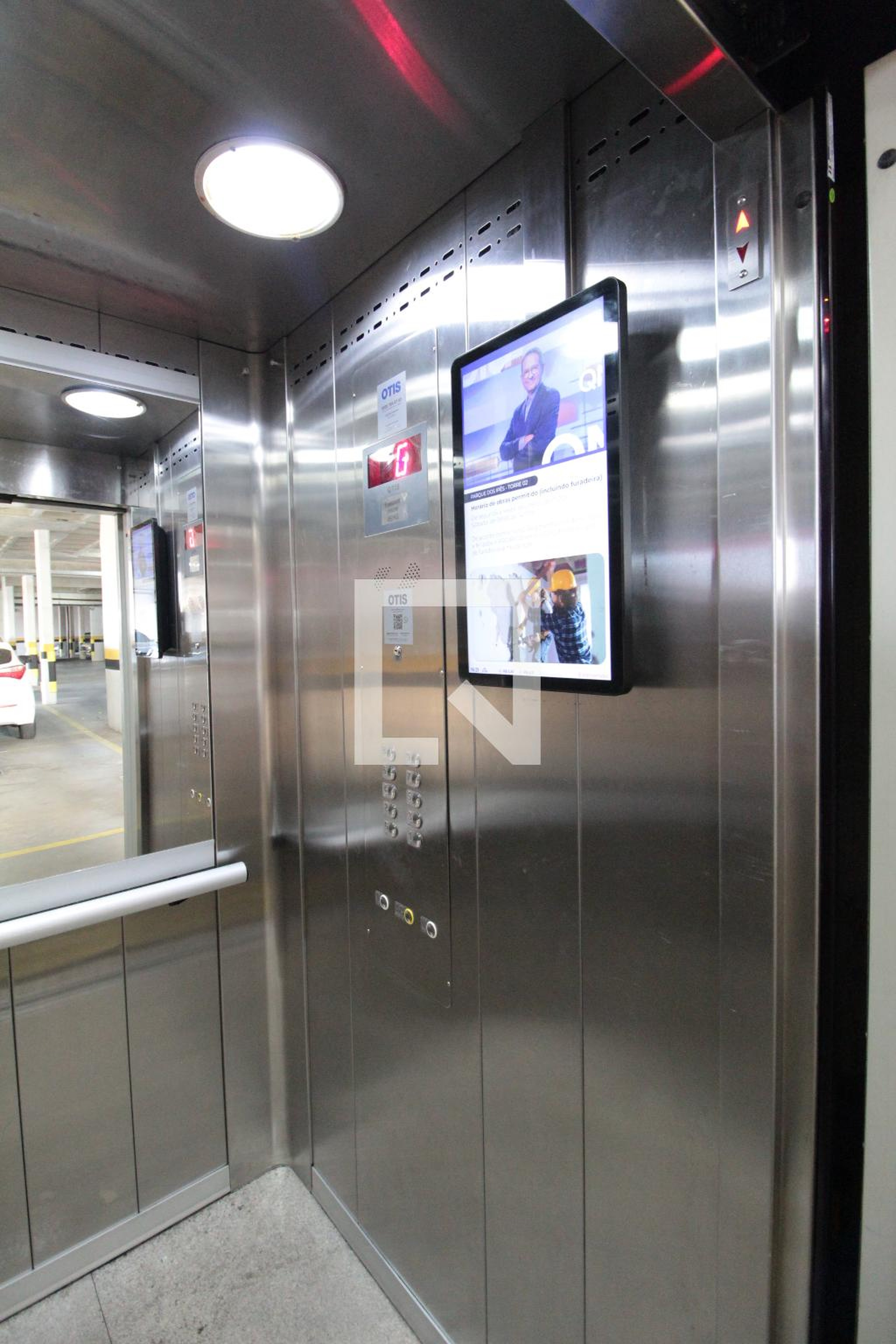 Elevador - Edifício Parque dos Ipês