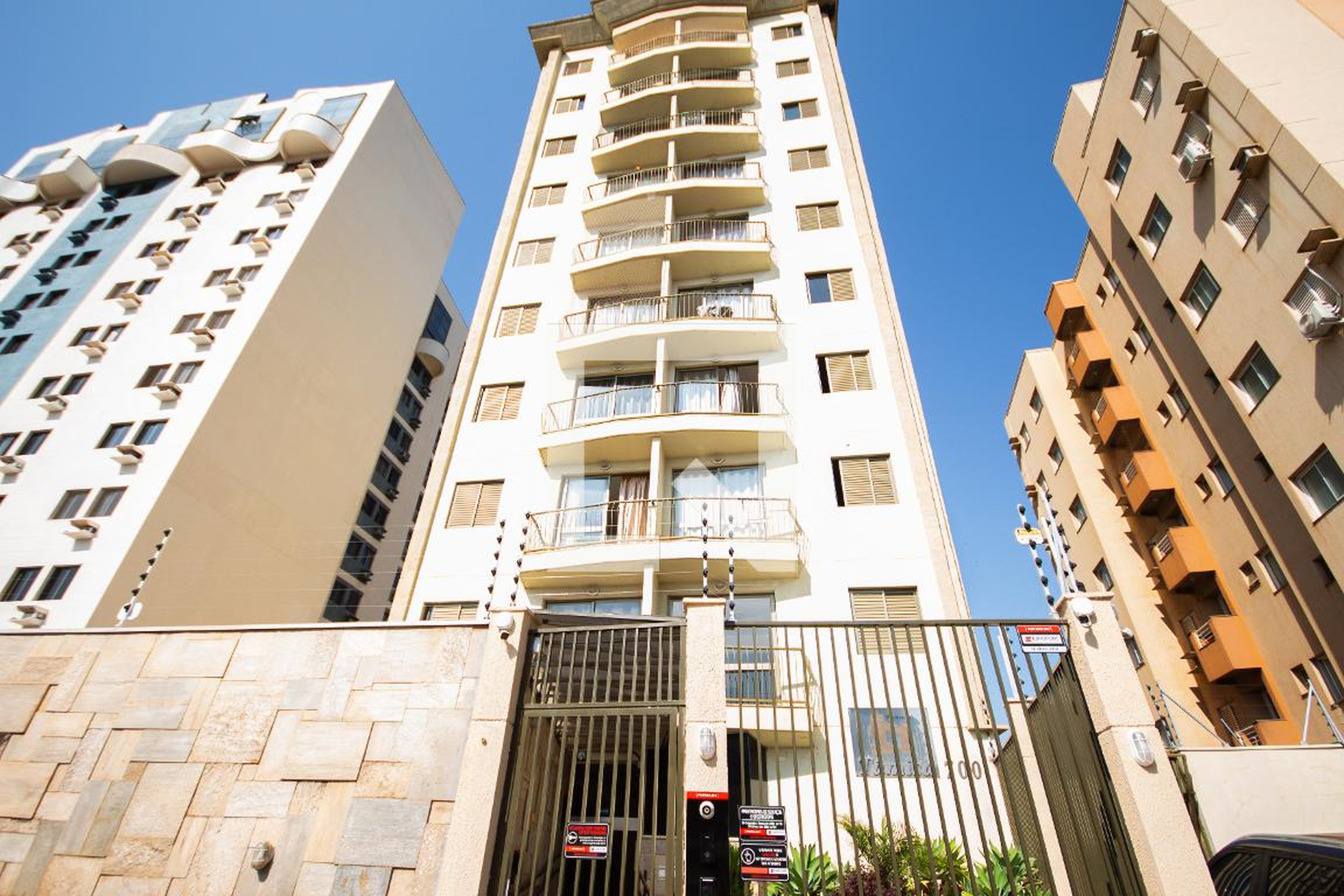 Fachada do Prédio Condomínio Tâmisa