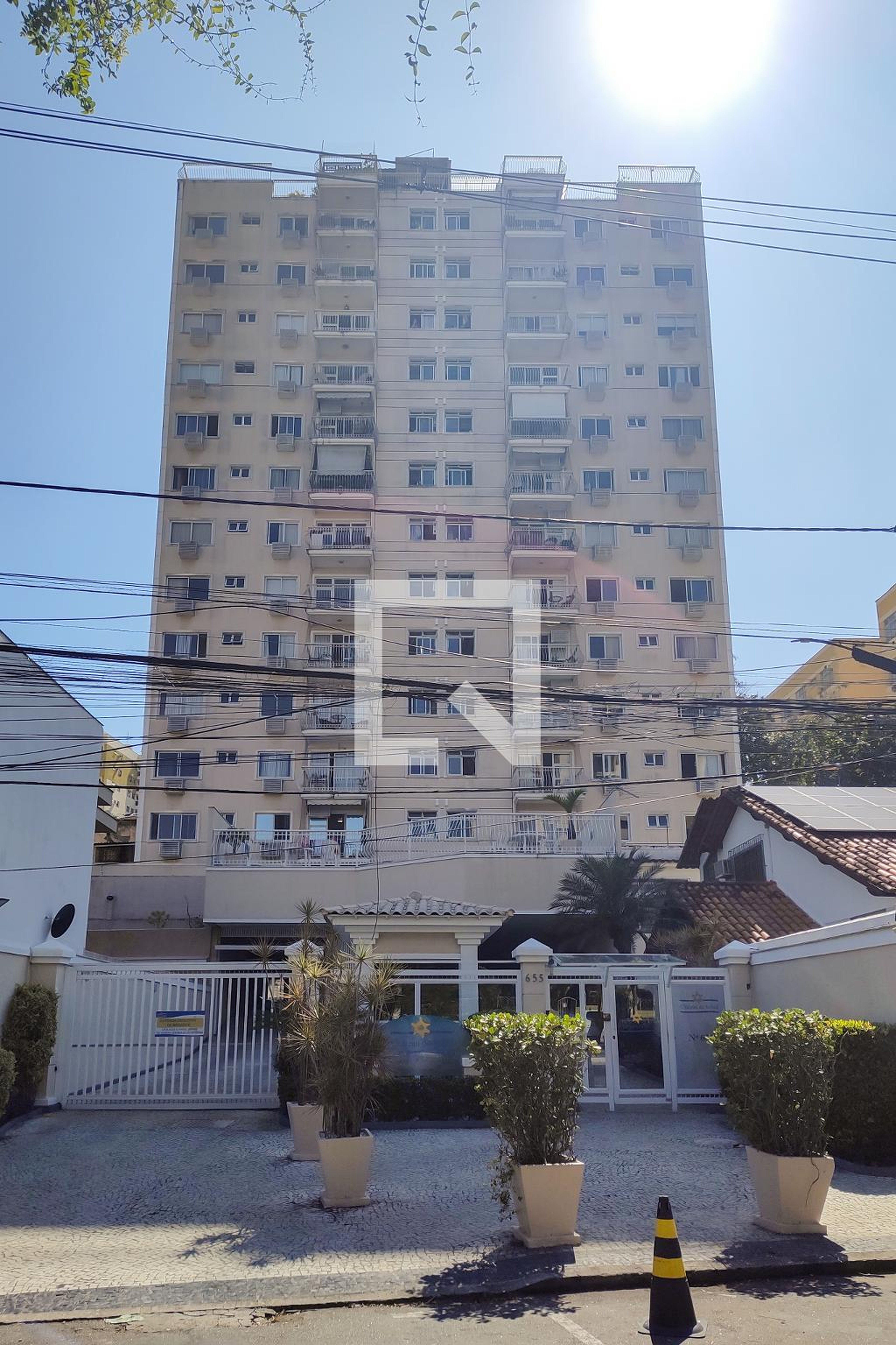 Fachada do Prédio Condomínio Chateau DU Soleil