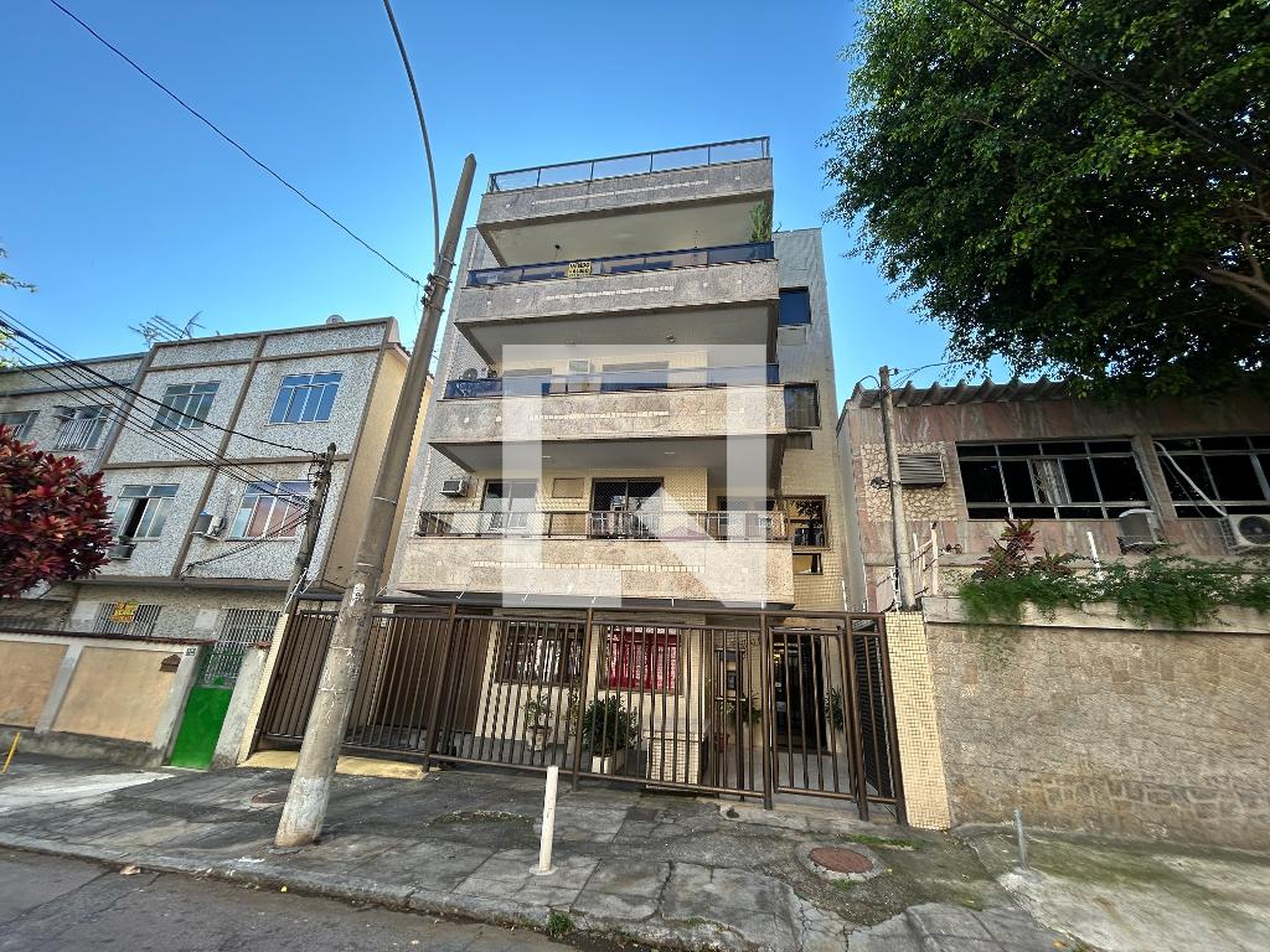 Fachada Condomínio em Rua Gilberto Goularte de Andrade, 251