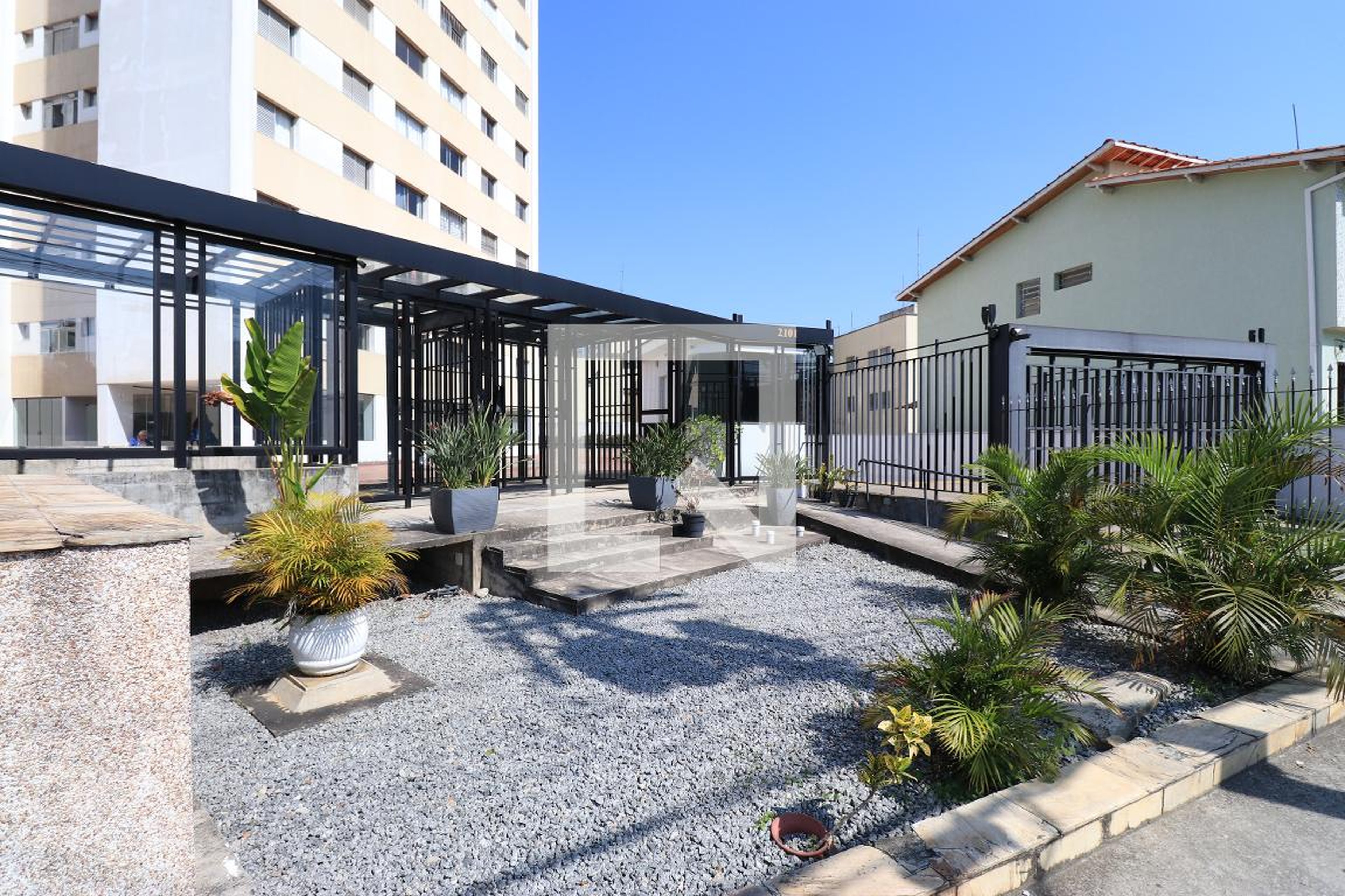 Fachada Condomínio em Rua Pio XI, 124