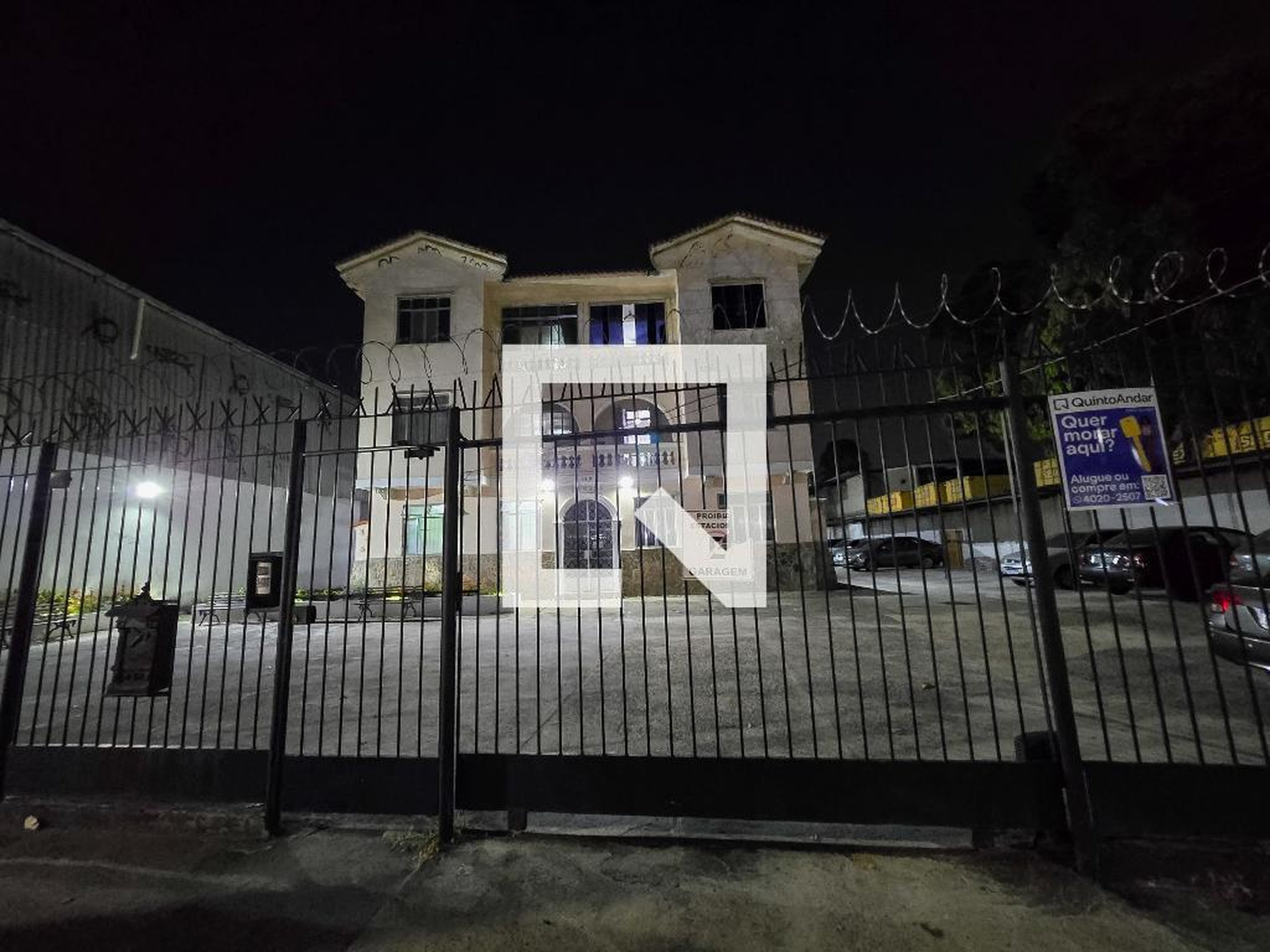 Fachada Condomínio em Rua Nerval de Gouvêia, 143
