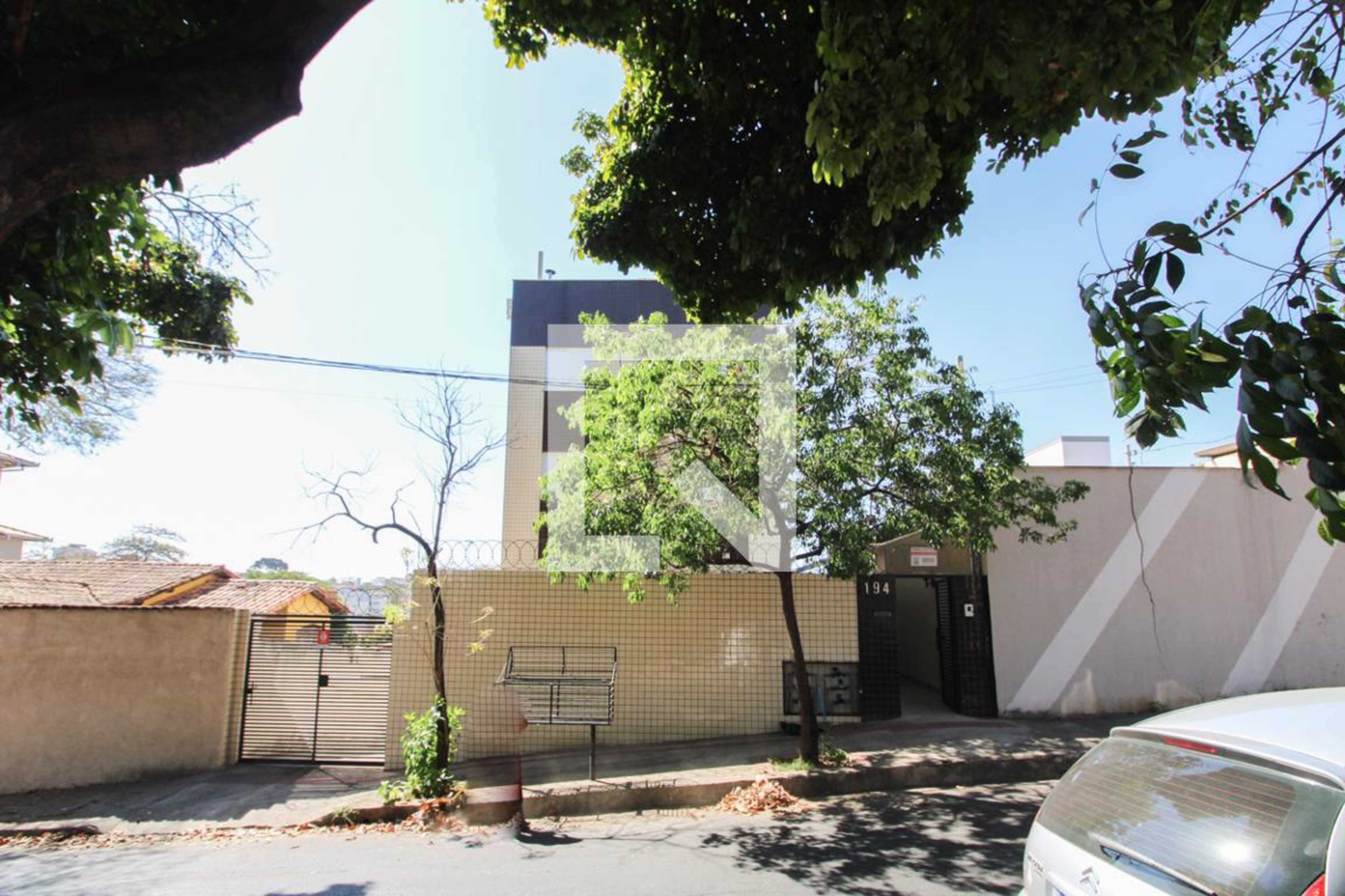 Fachada Condomínio em Rua do Carmelo, 194