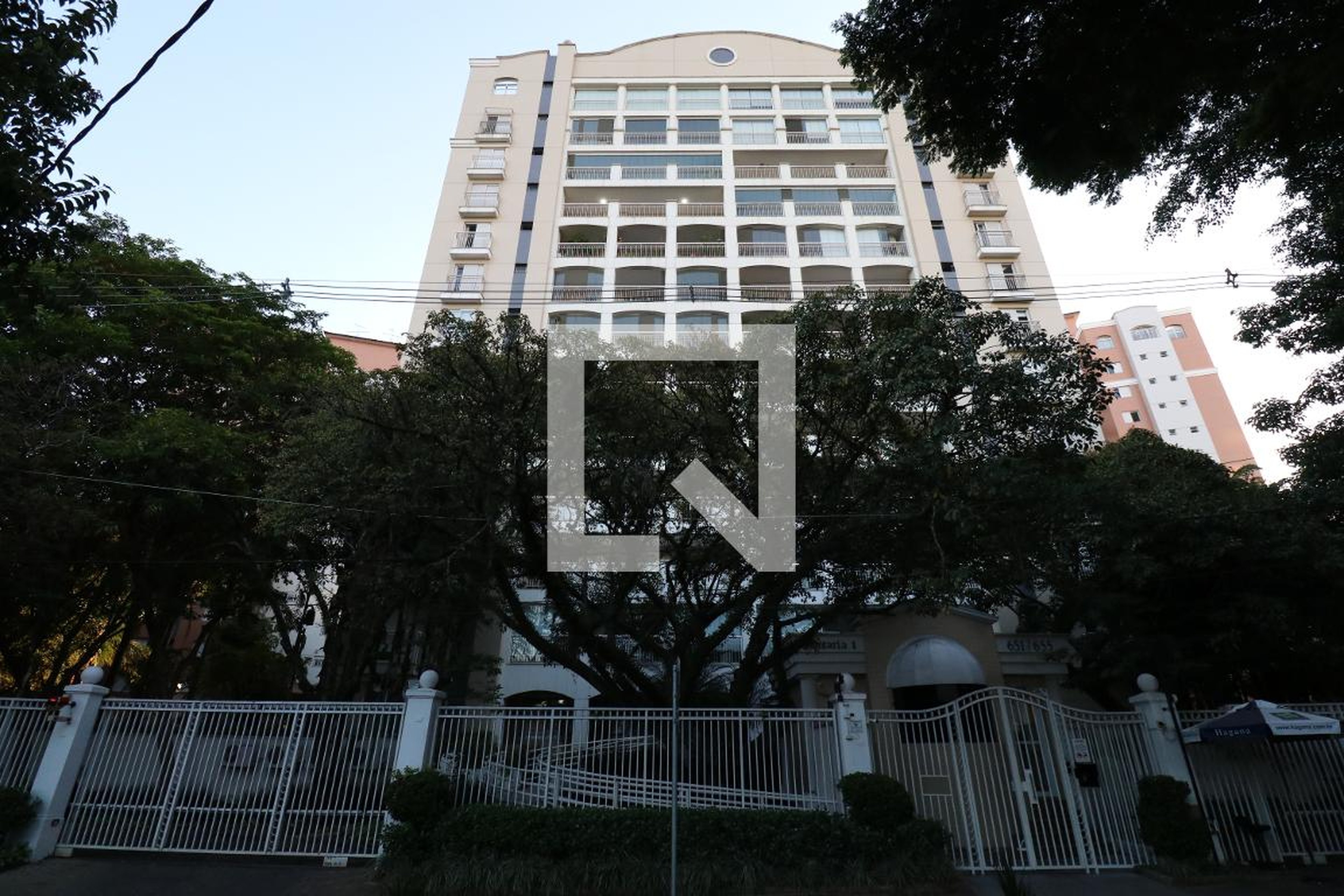 Fachada Condomínio em Rua Passo da Pátria, 1671