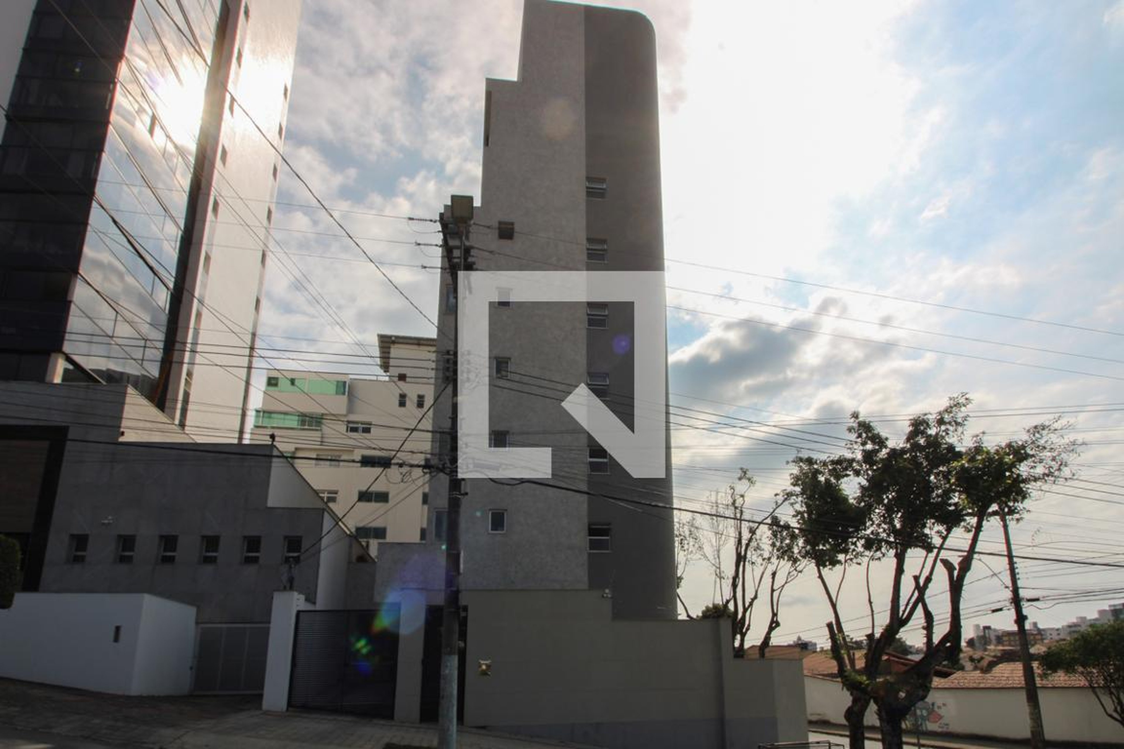 Fachada Condomínio em Rua Montese, 80