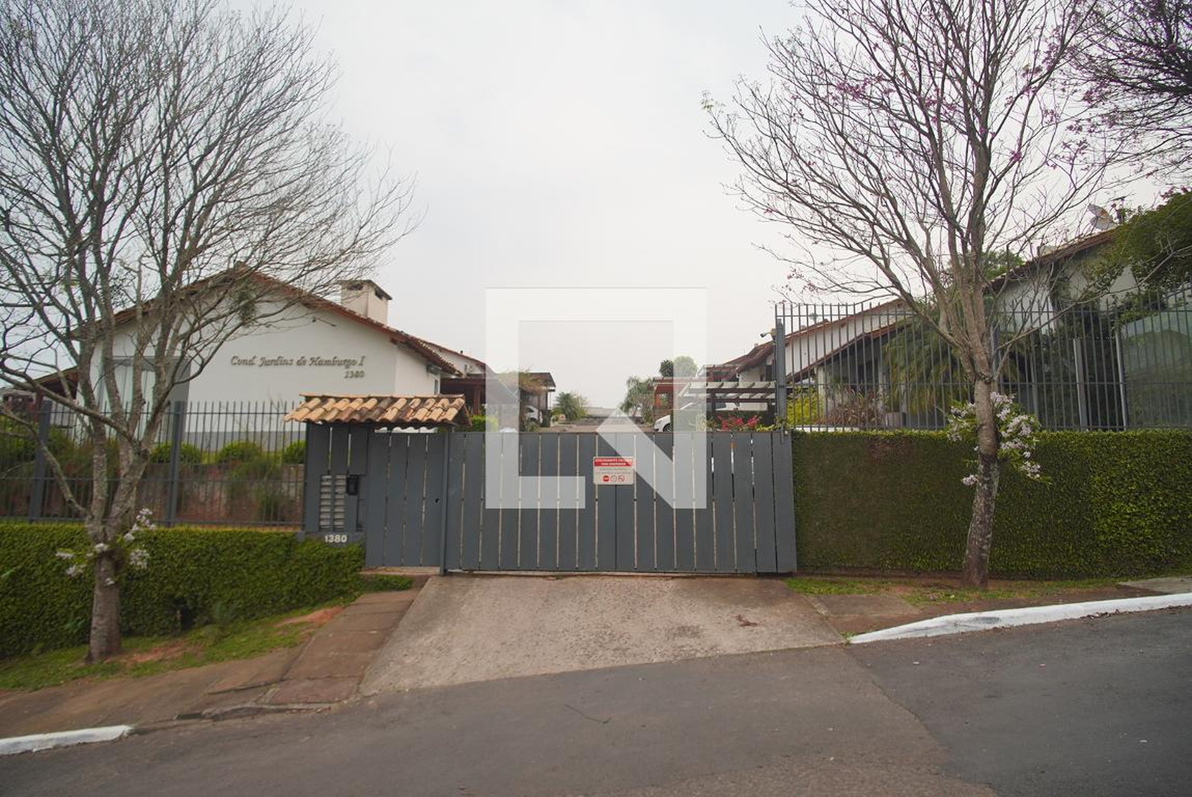 Fachada Condomínio em Rua Hamburgo, 1340