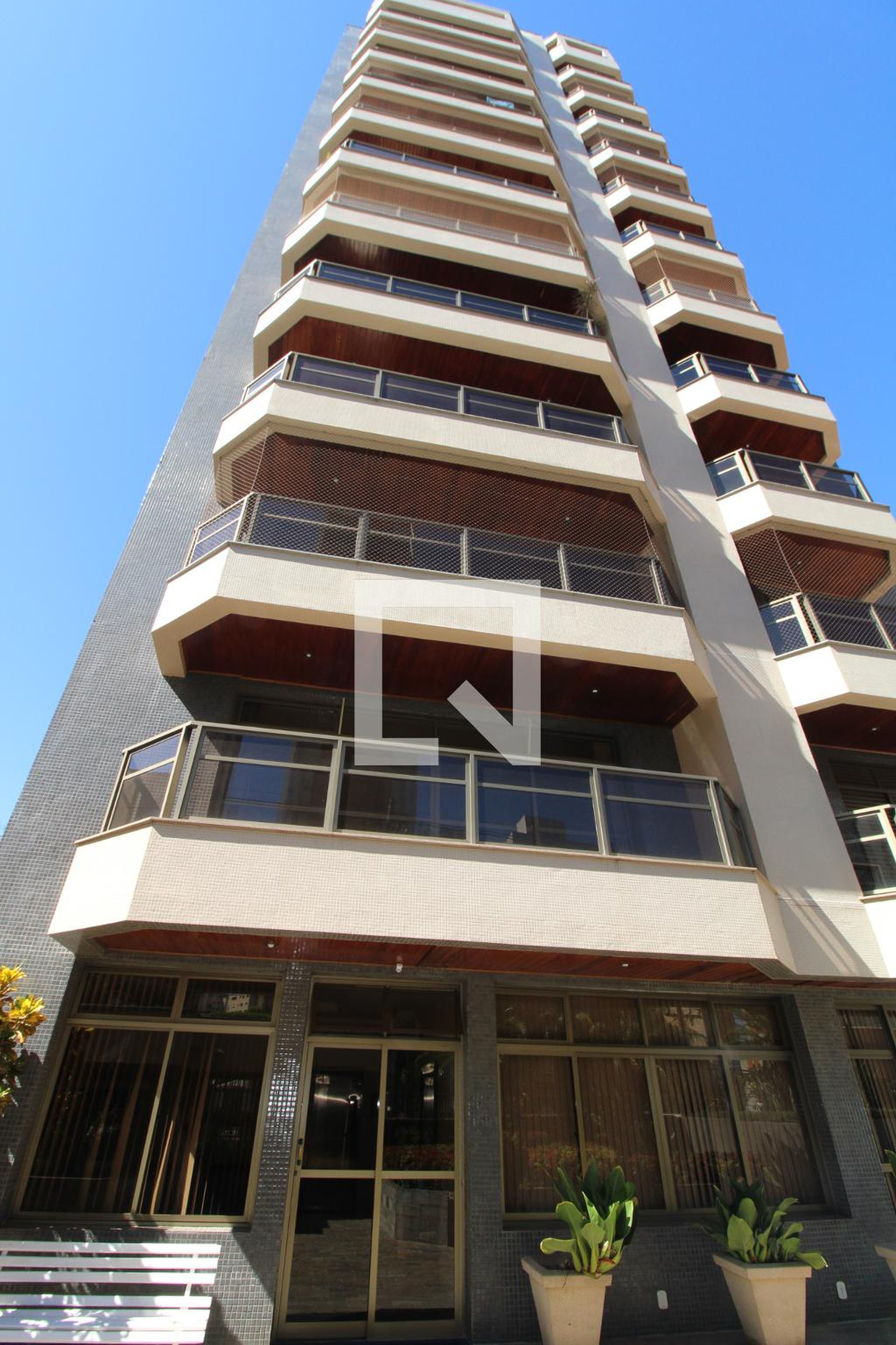 Fachada Condomínio em Rua Quatorze de Dezembro, 504