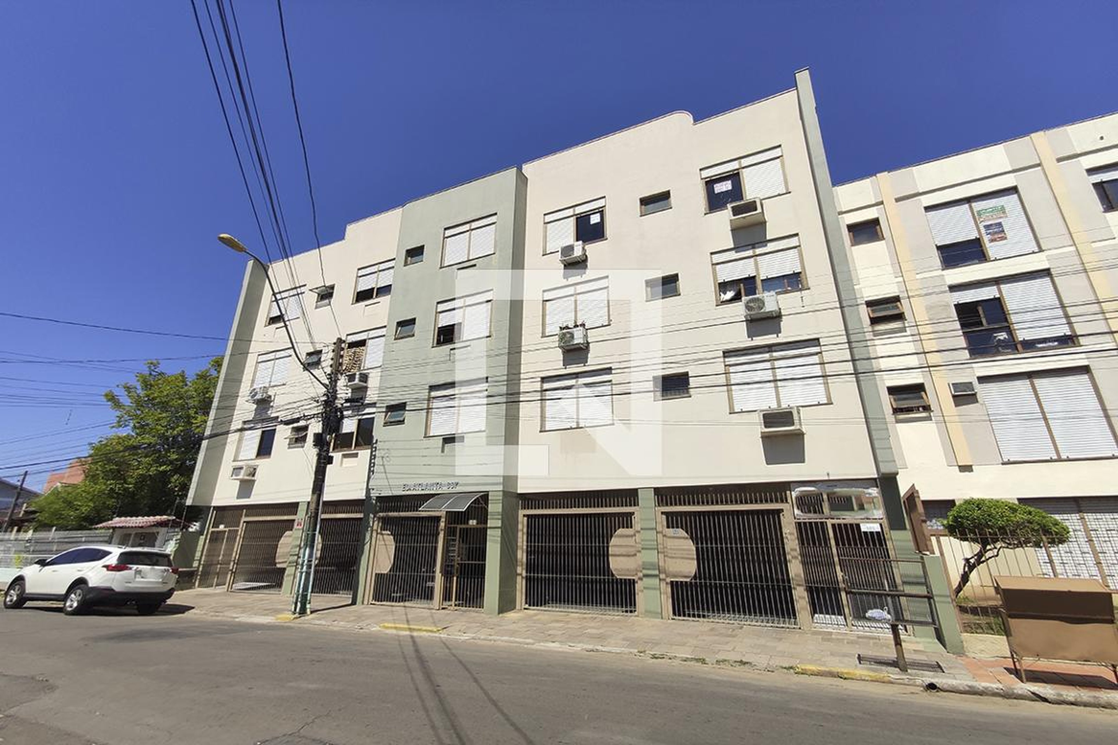 Fachada Condomínio em Rua São João, 697