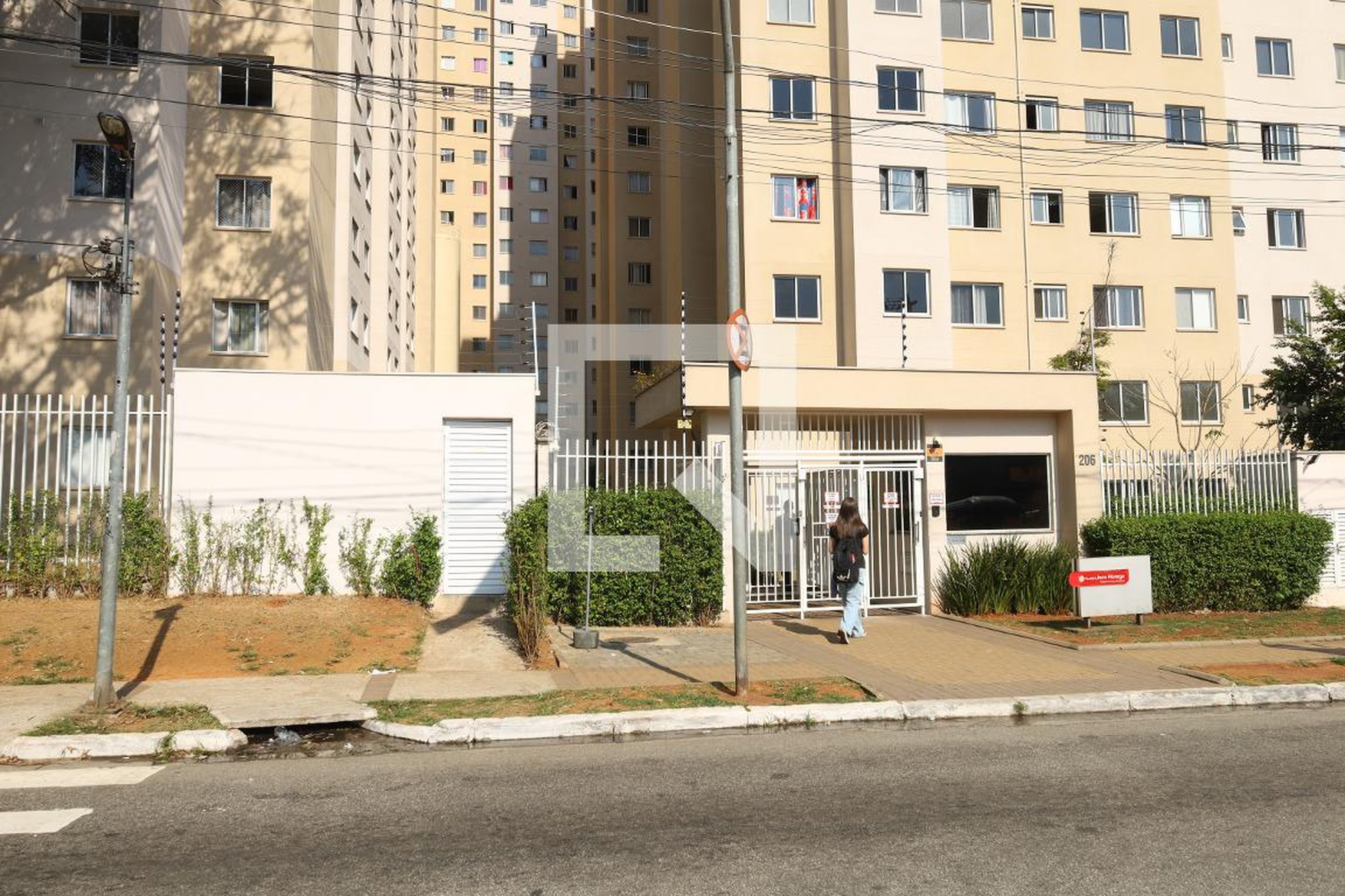 Fachada do condomínio Condomínio Plano e Jacu Pêssego