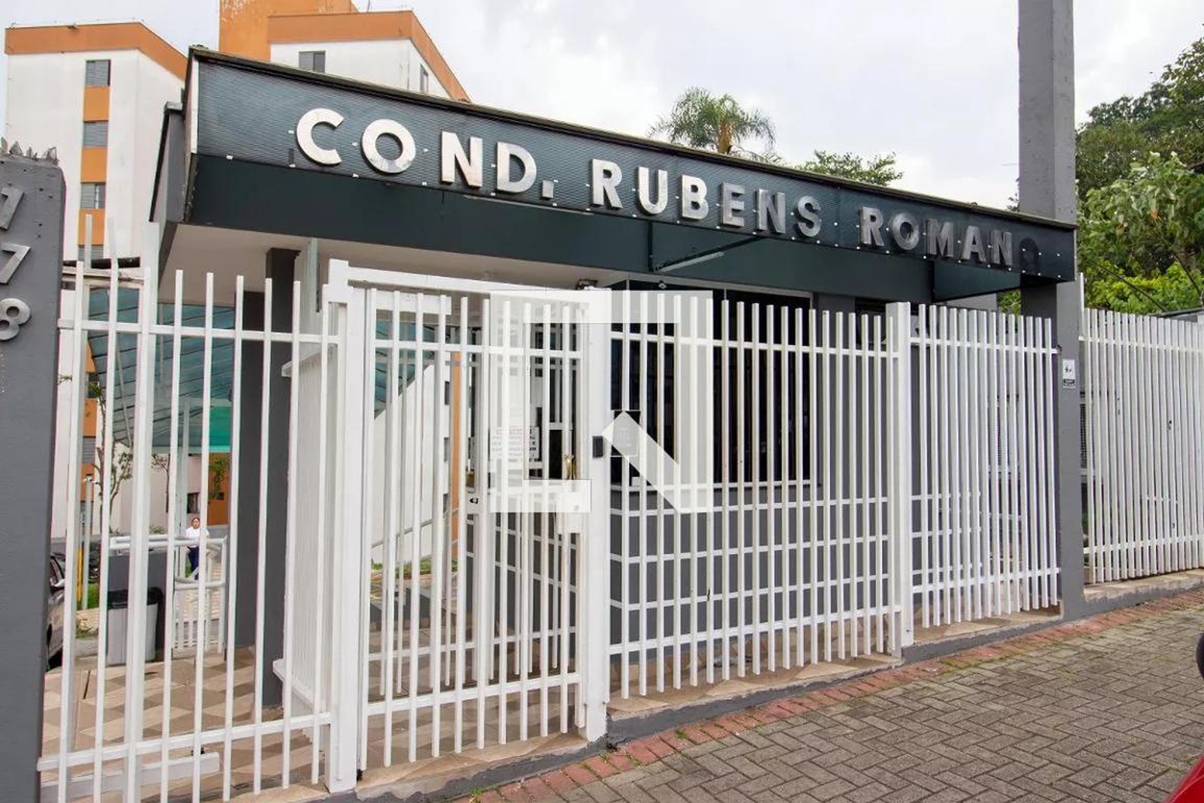 Fachada do Condomínio Condomínio Rubens Romano