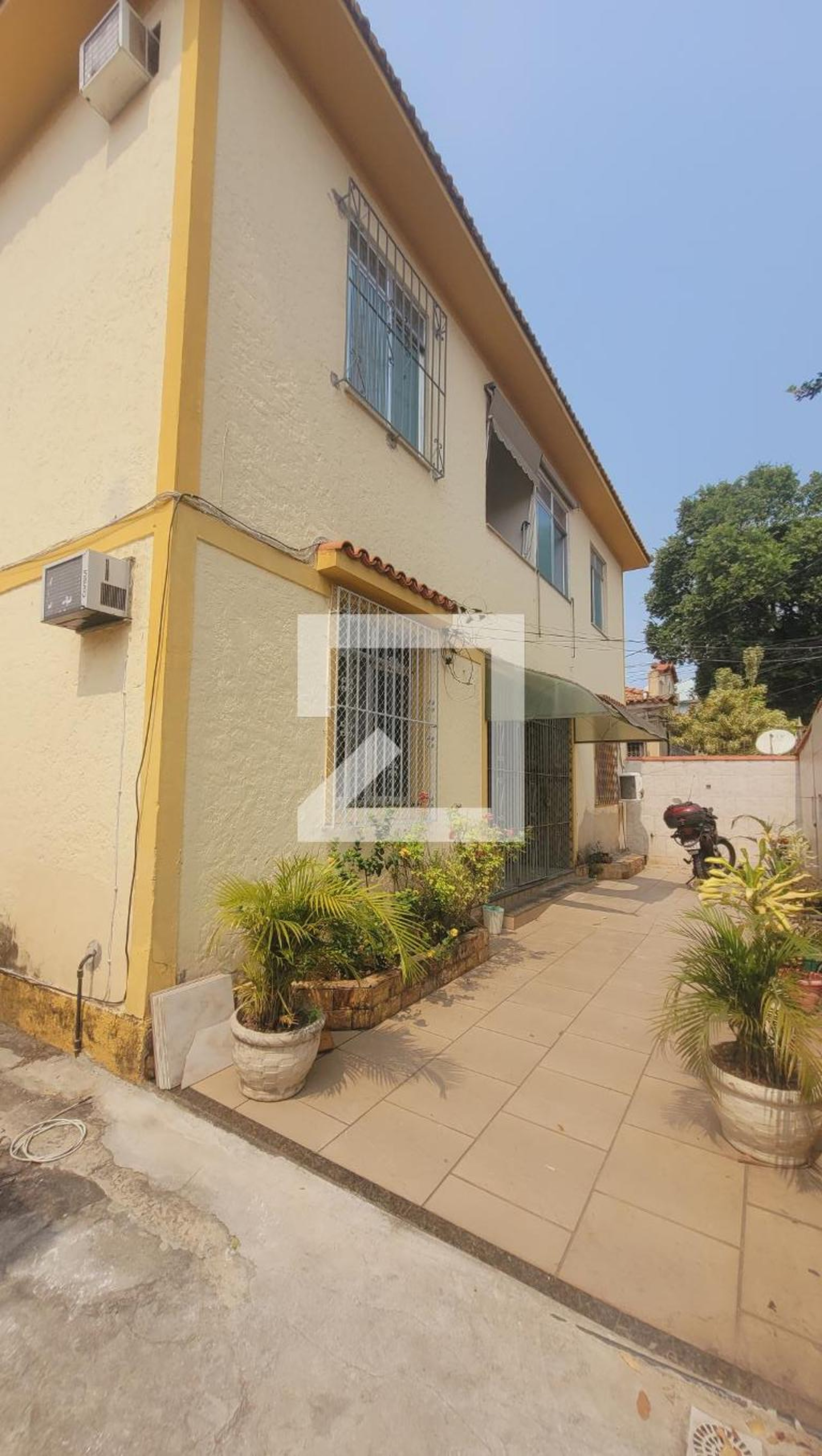 Fachada Condomínio em Rua Professor Sebastião Fontes, 90