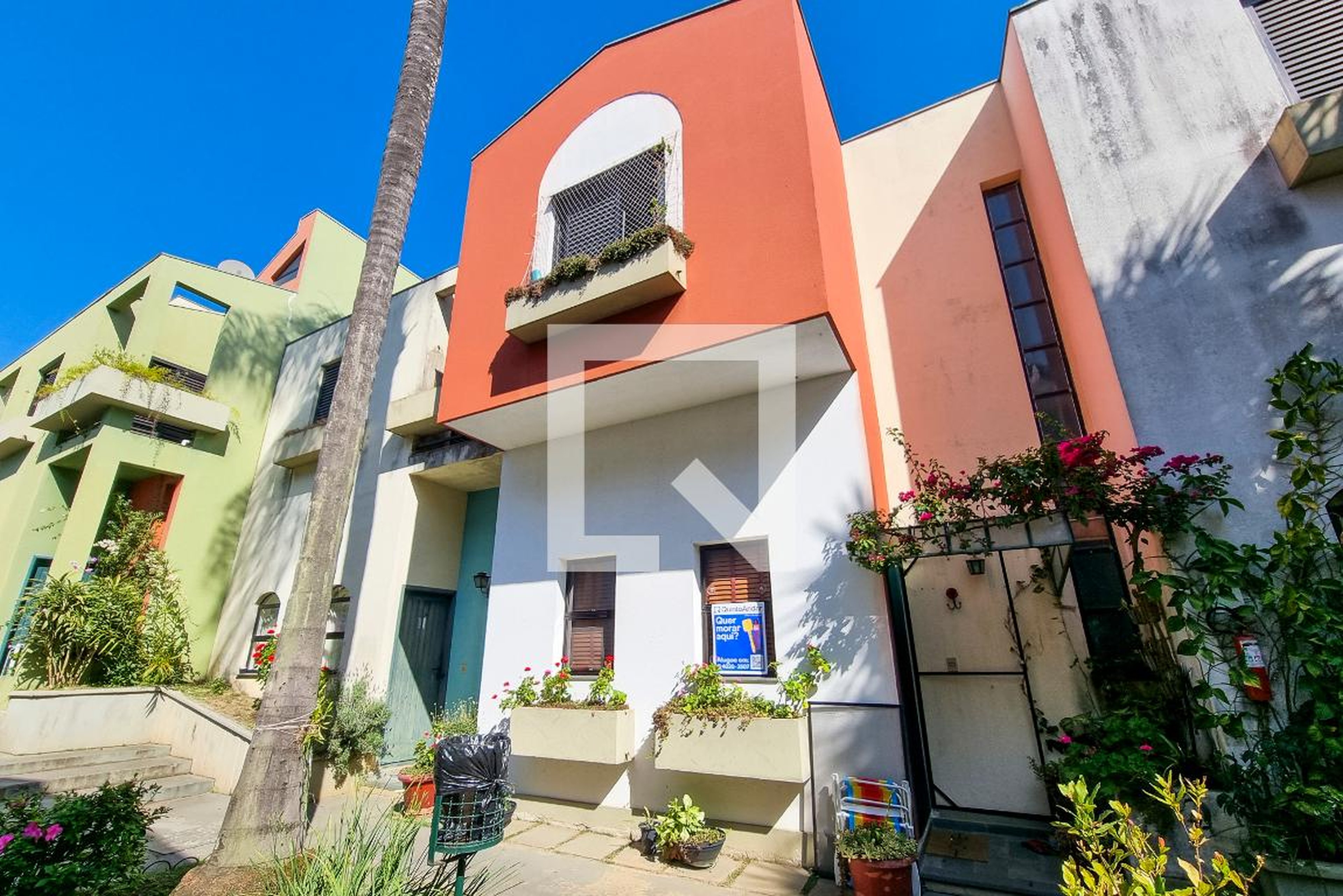 Fachada Condomínio em Rua Bertolino Cezário dos Santos, 6