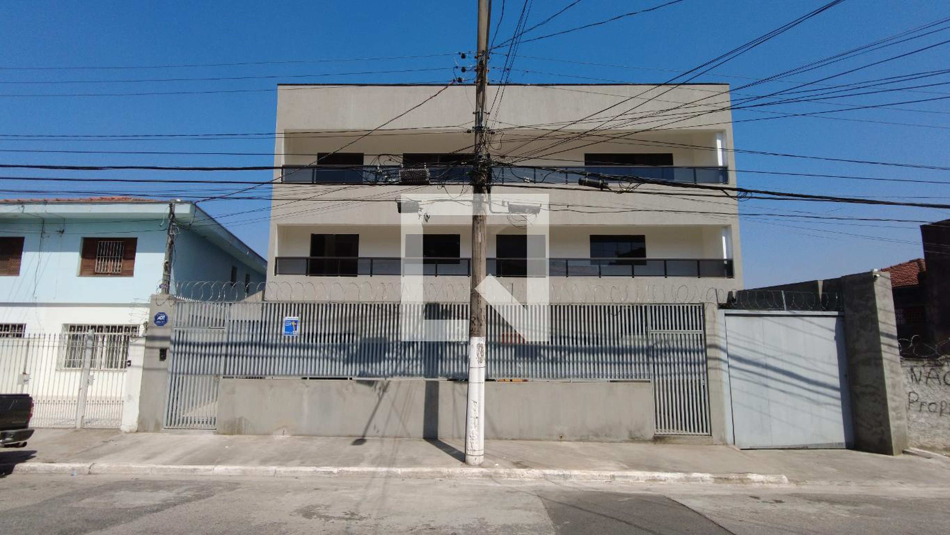 Fachada Condomínio em Rua Coronel Silvério Antônio de Morais, 108