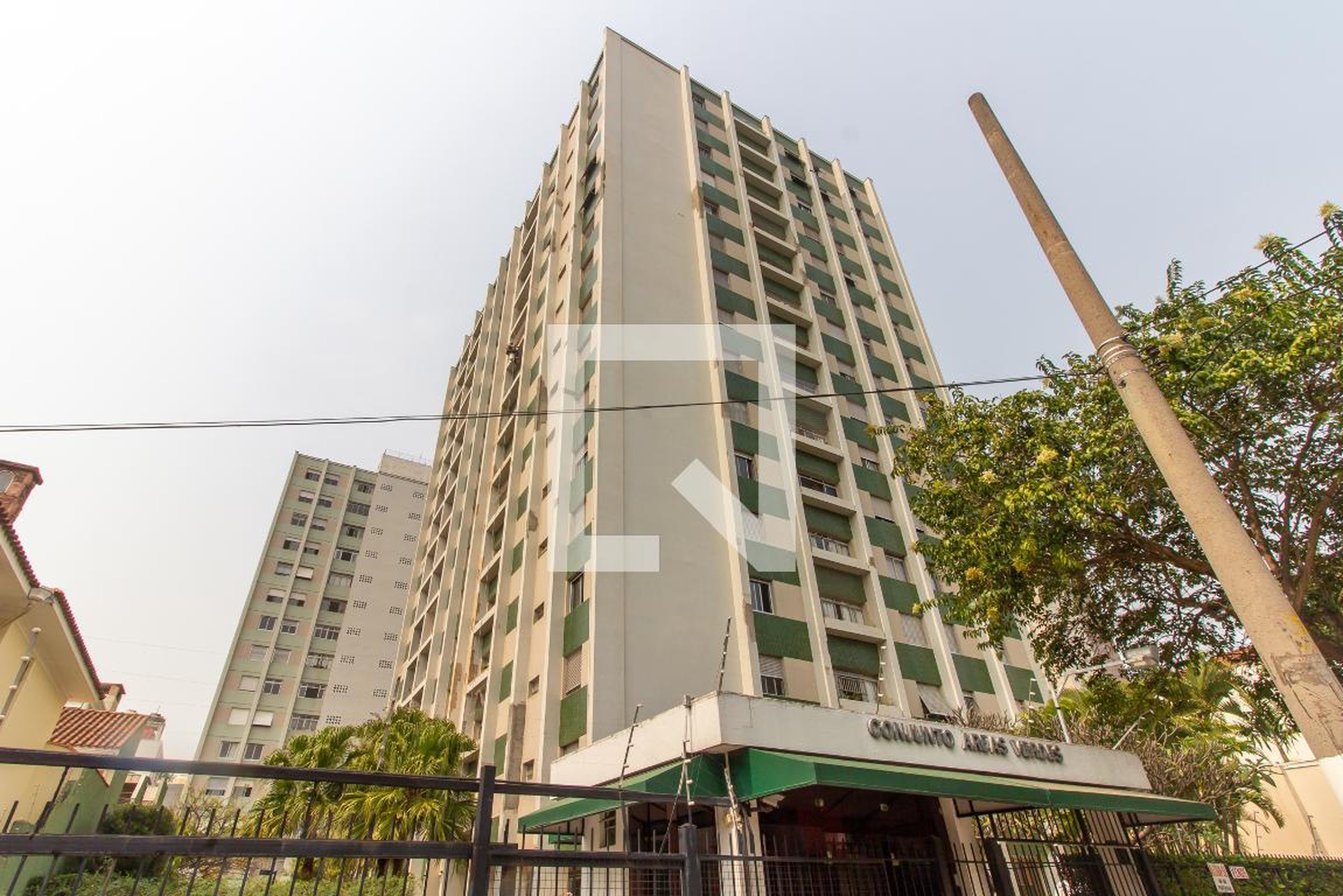 Fachada do Prédio Condomínio Conjunto áreas verdes - Edifício Acacias