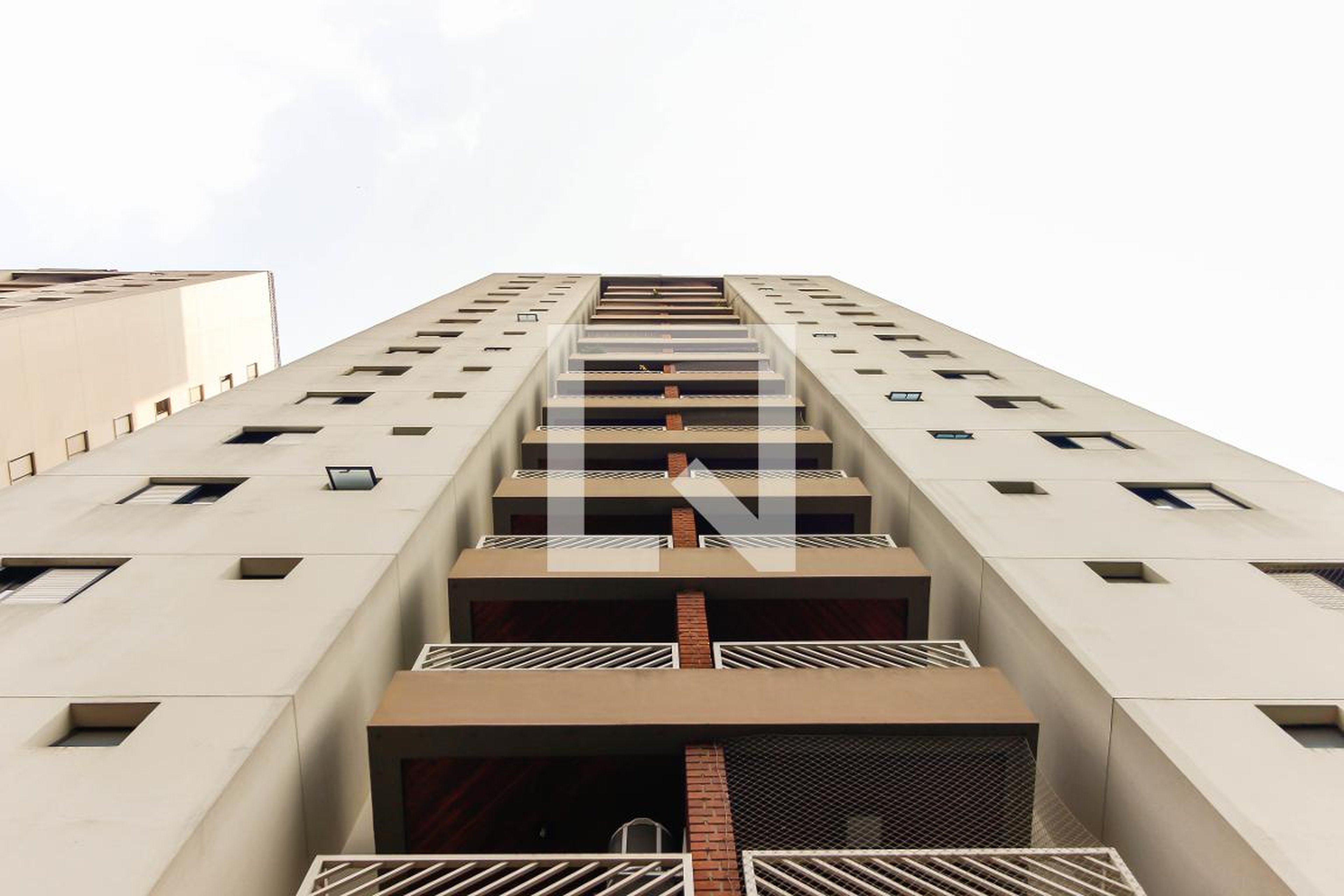 Fachada do Prédio Condomínio em Rua Apucarana, 72