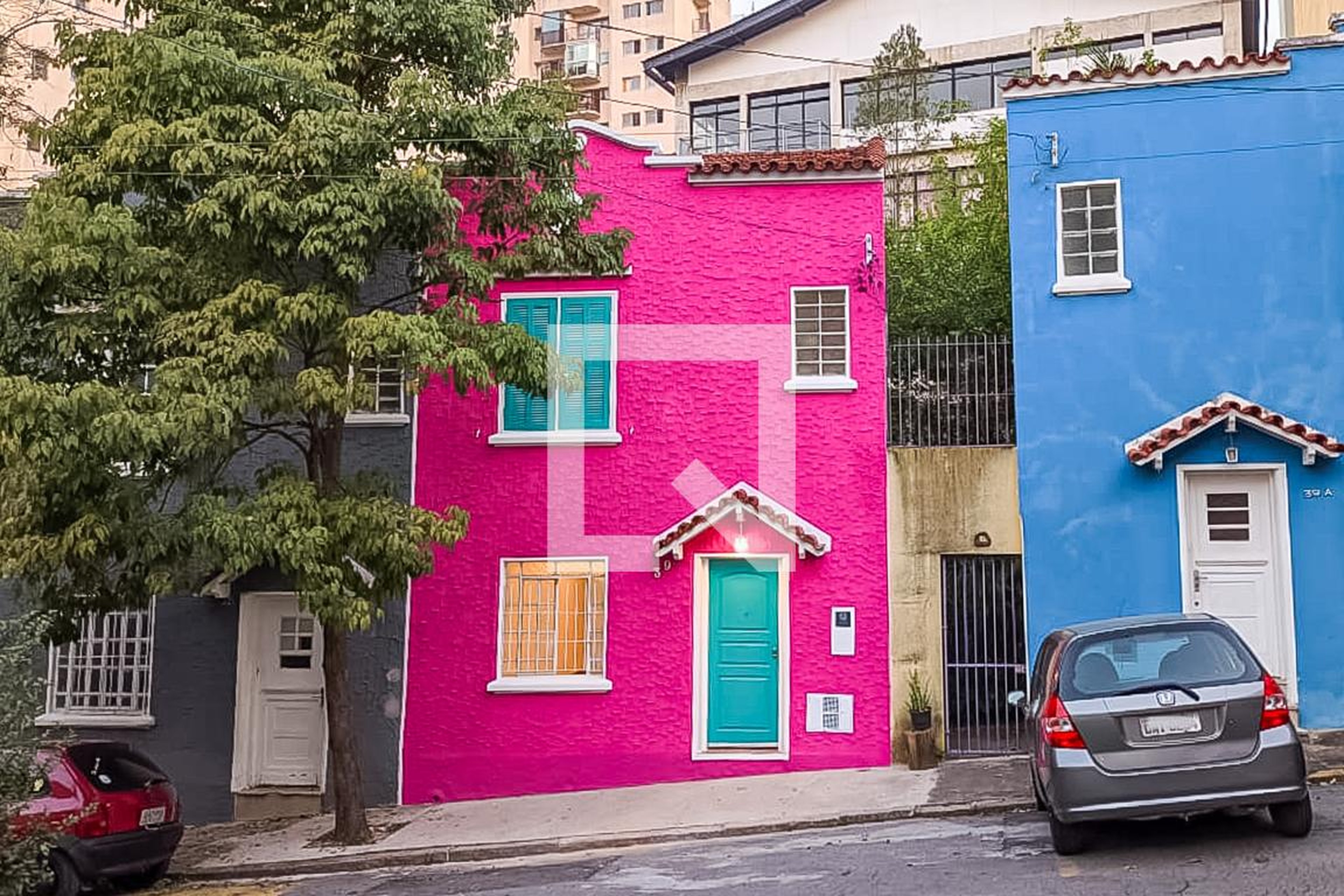 Fachada Condomínio em Rua José Ferreira Rocha, 39