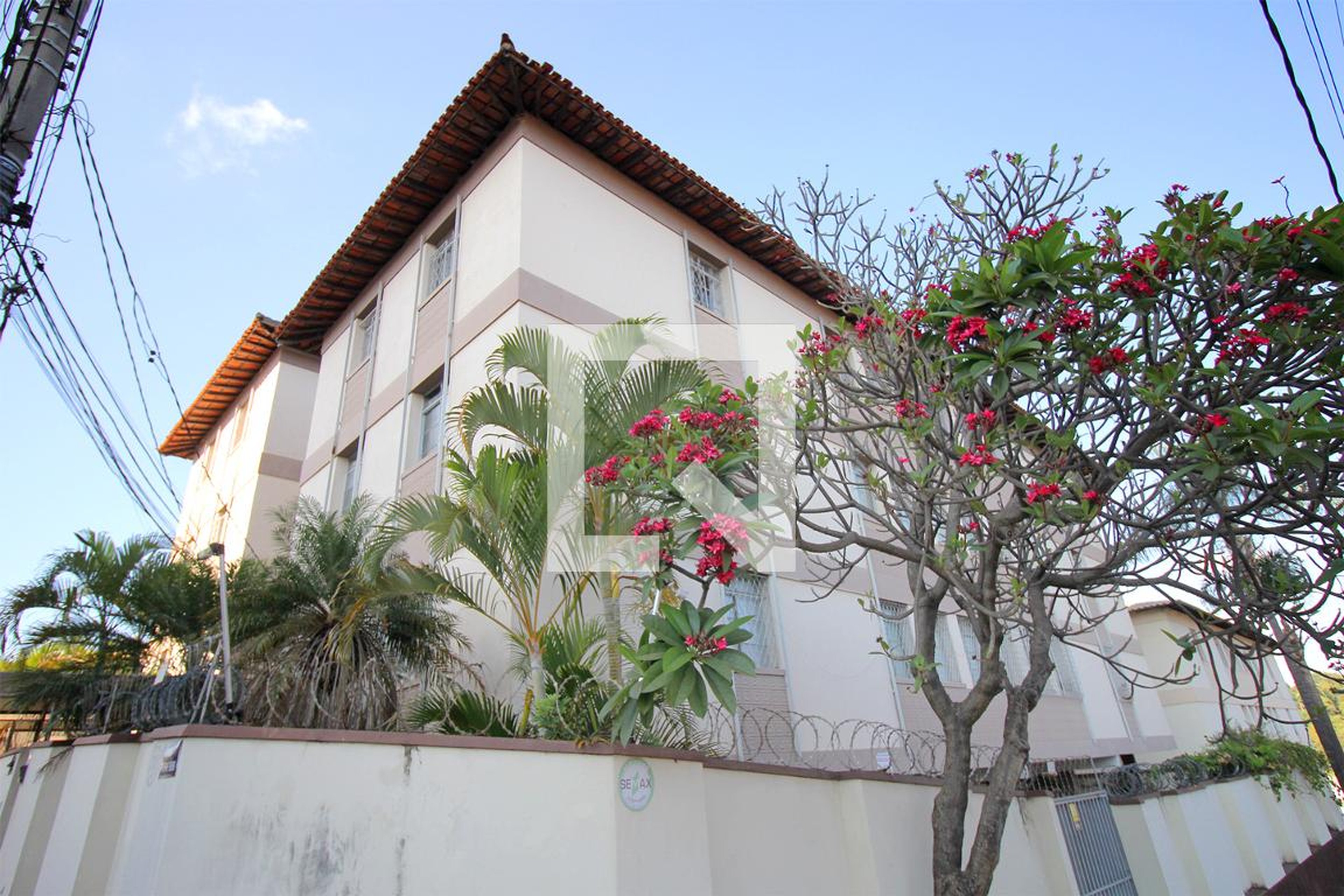 Fachada Condomínio em Rua Carvalho de Águiar, 325