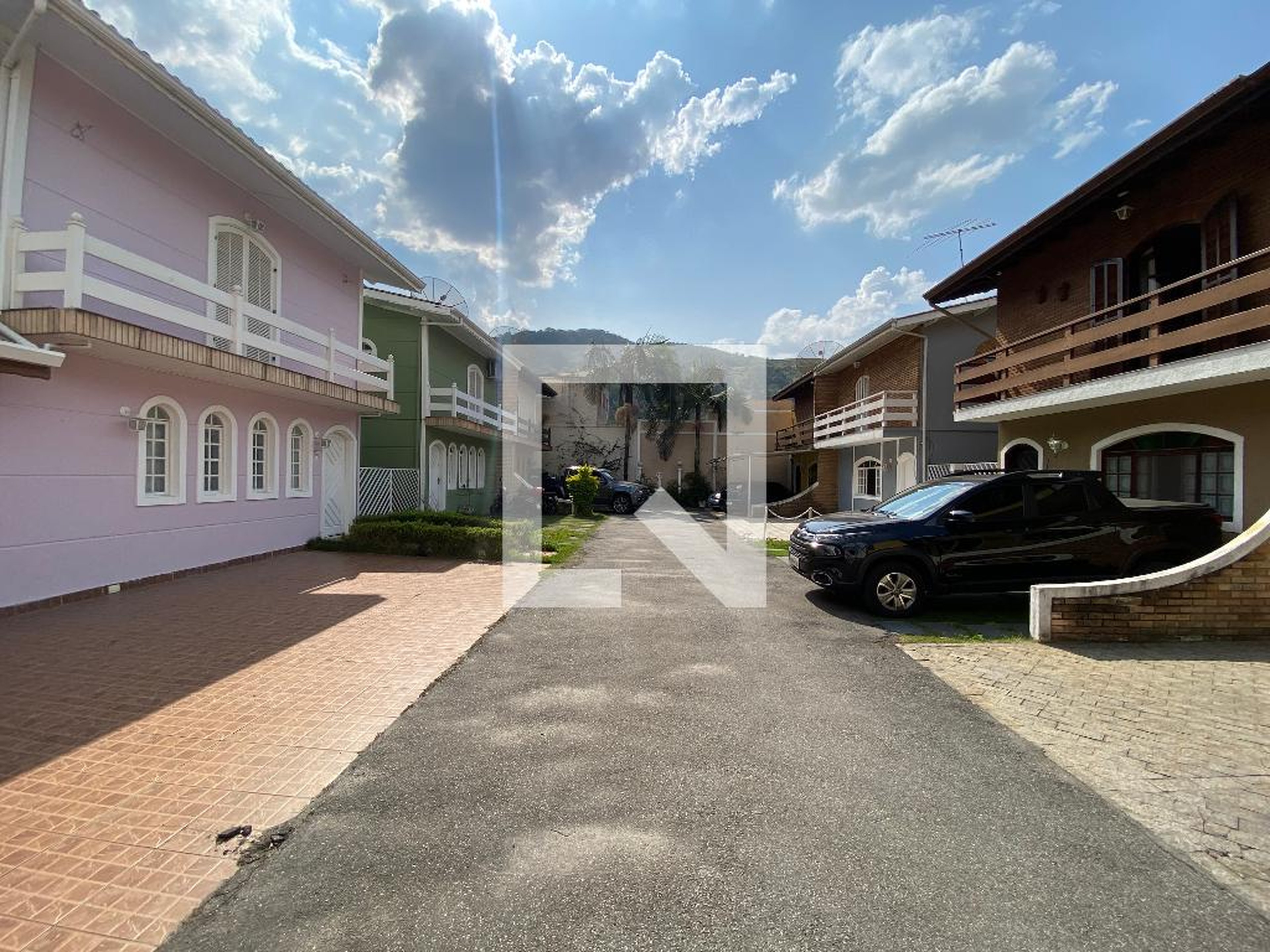 Condomínio - Jardim das Pedras