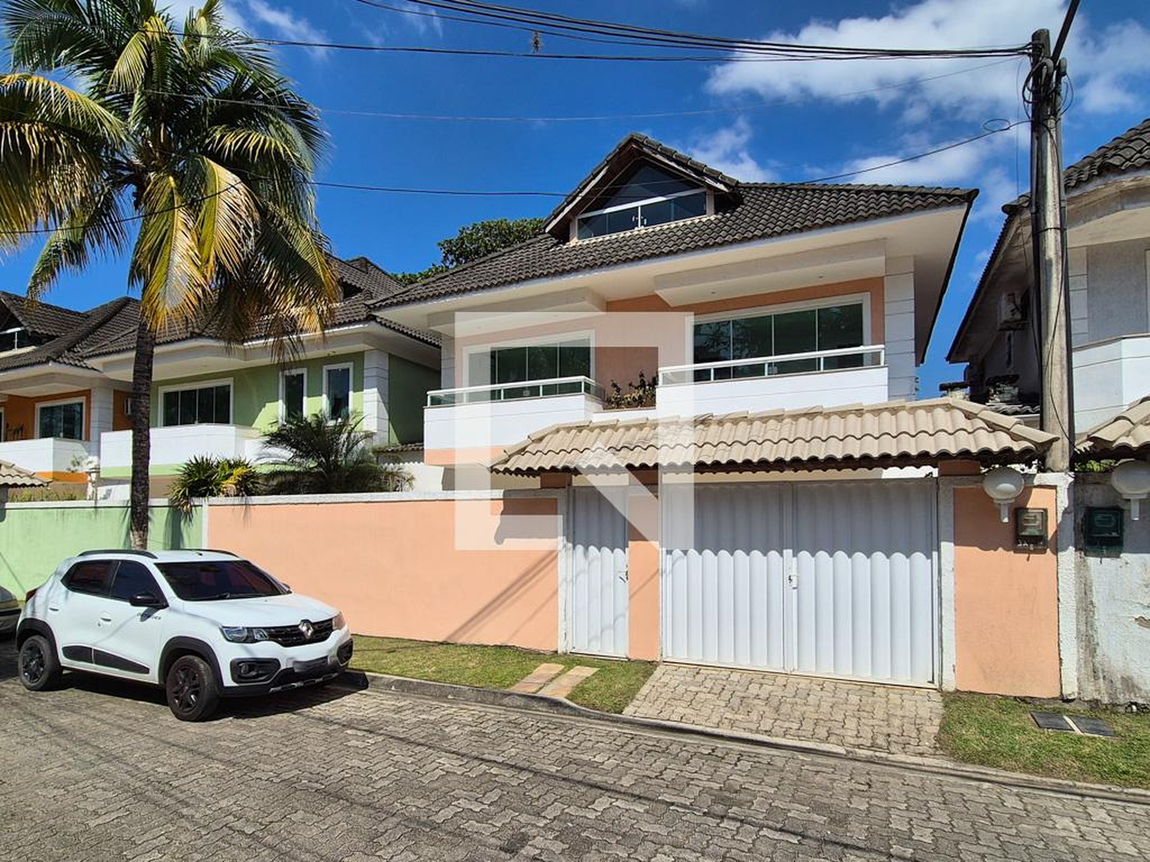 Fachada Condomínio em Rua Manhuaçu, 700