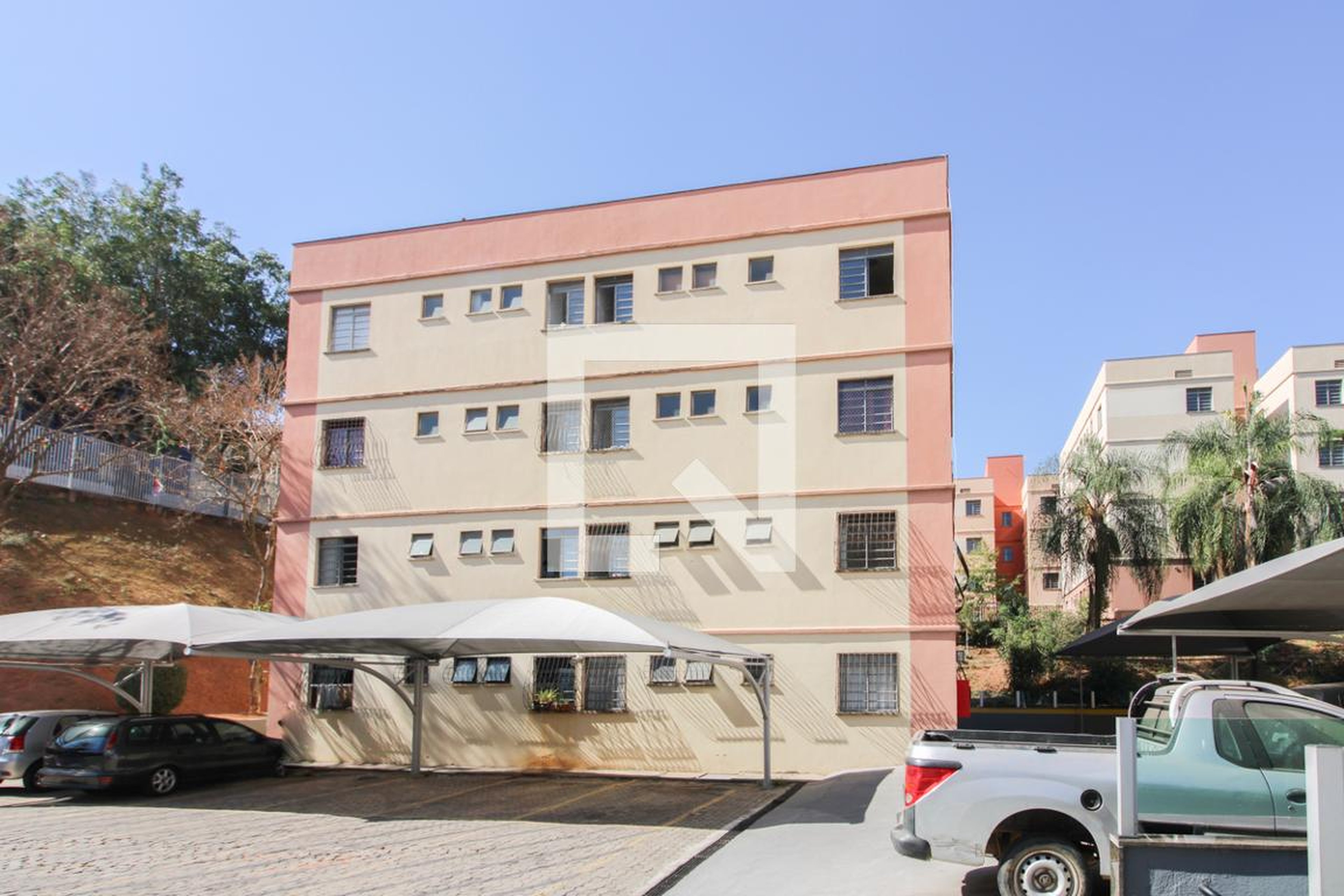 Fachada Condomínio em Rua Alga Verde, 219