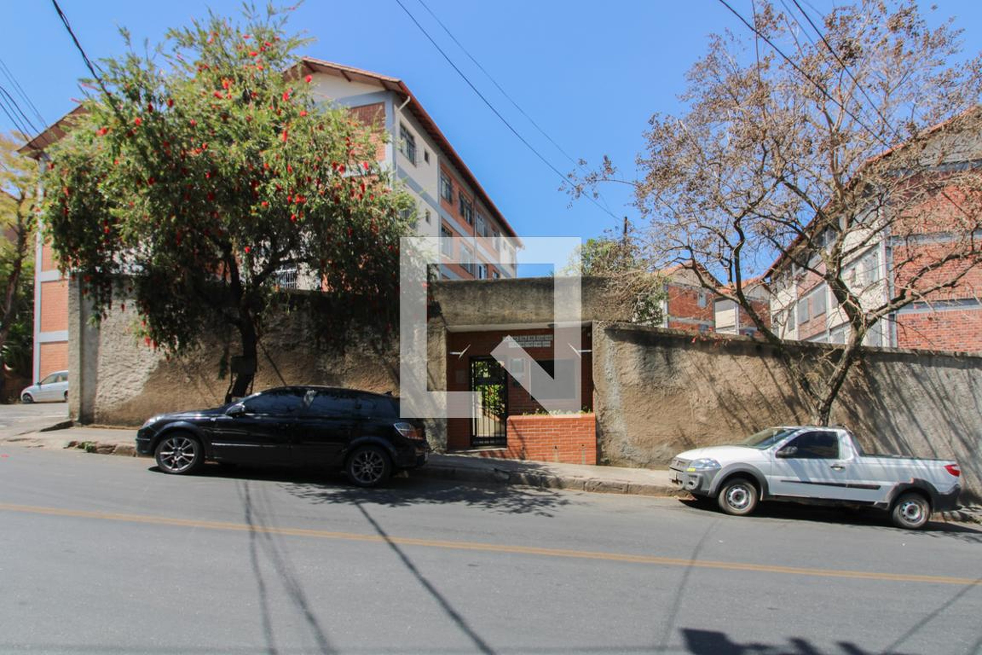 Fachada Condomínio em Rua Frei Cipriano, 190
