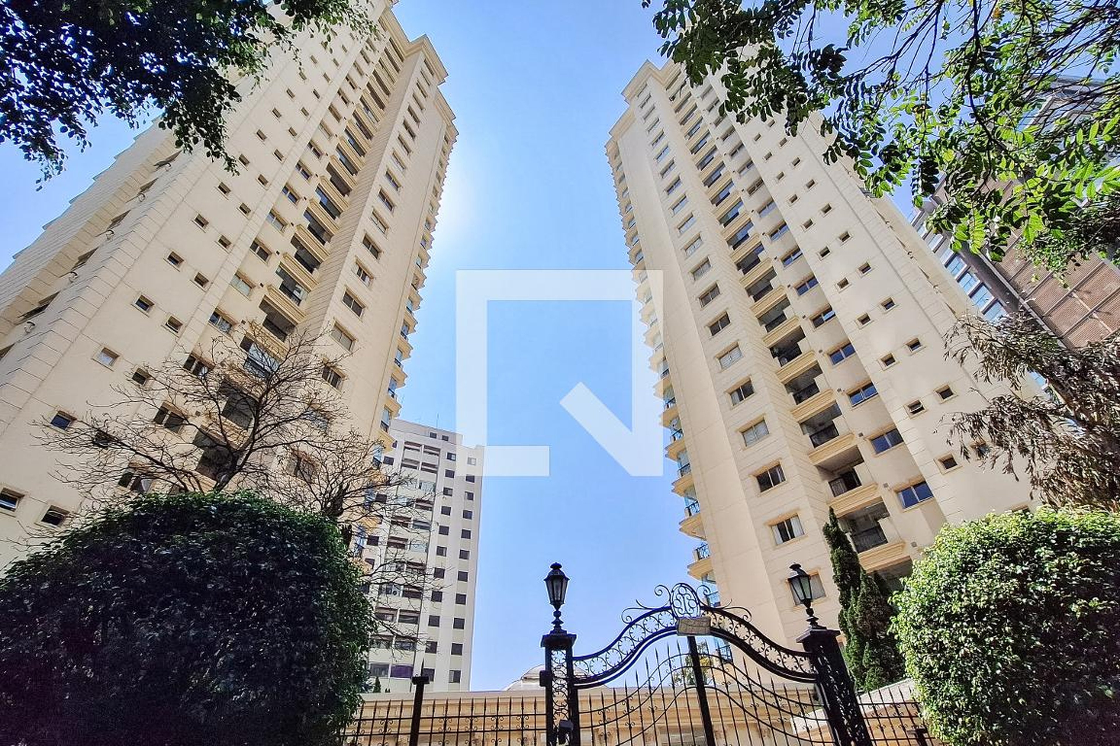 Fachada Condomínio Place Vendome