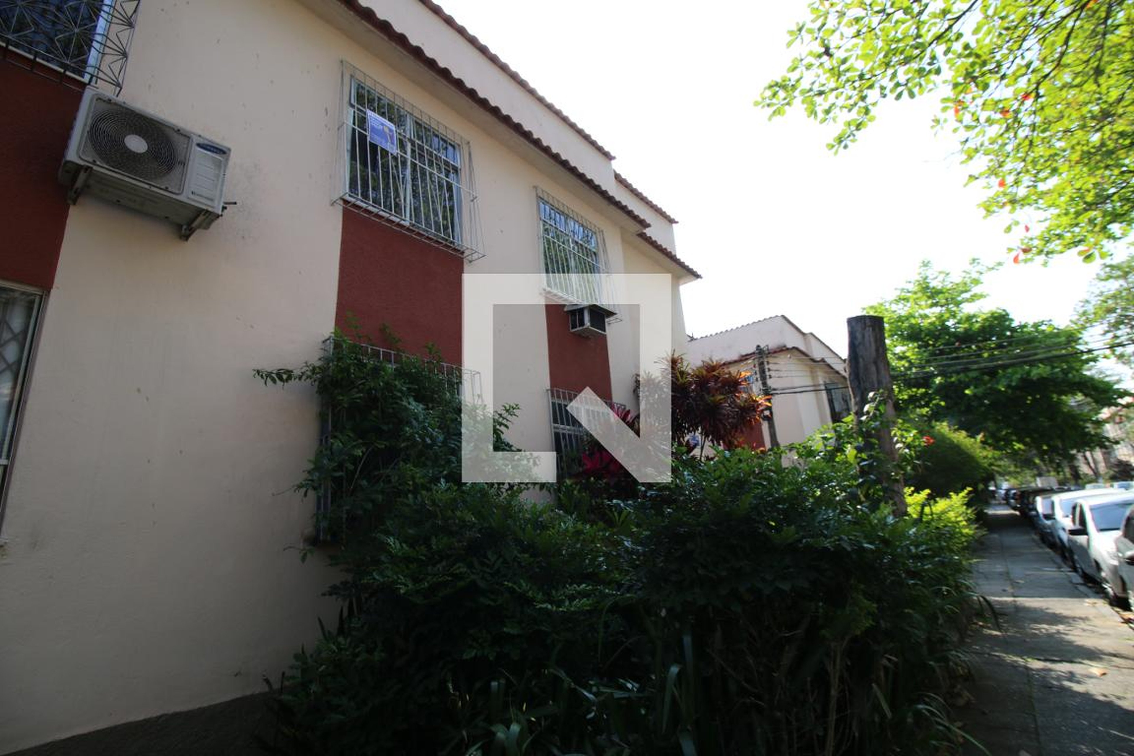 Fachada Condomínio em Rua Castorina Faria Lima, 206