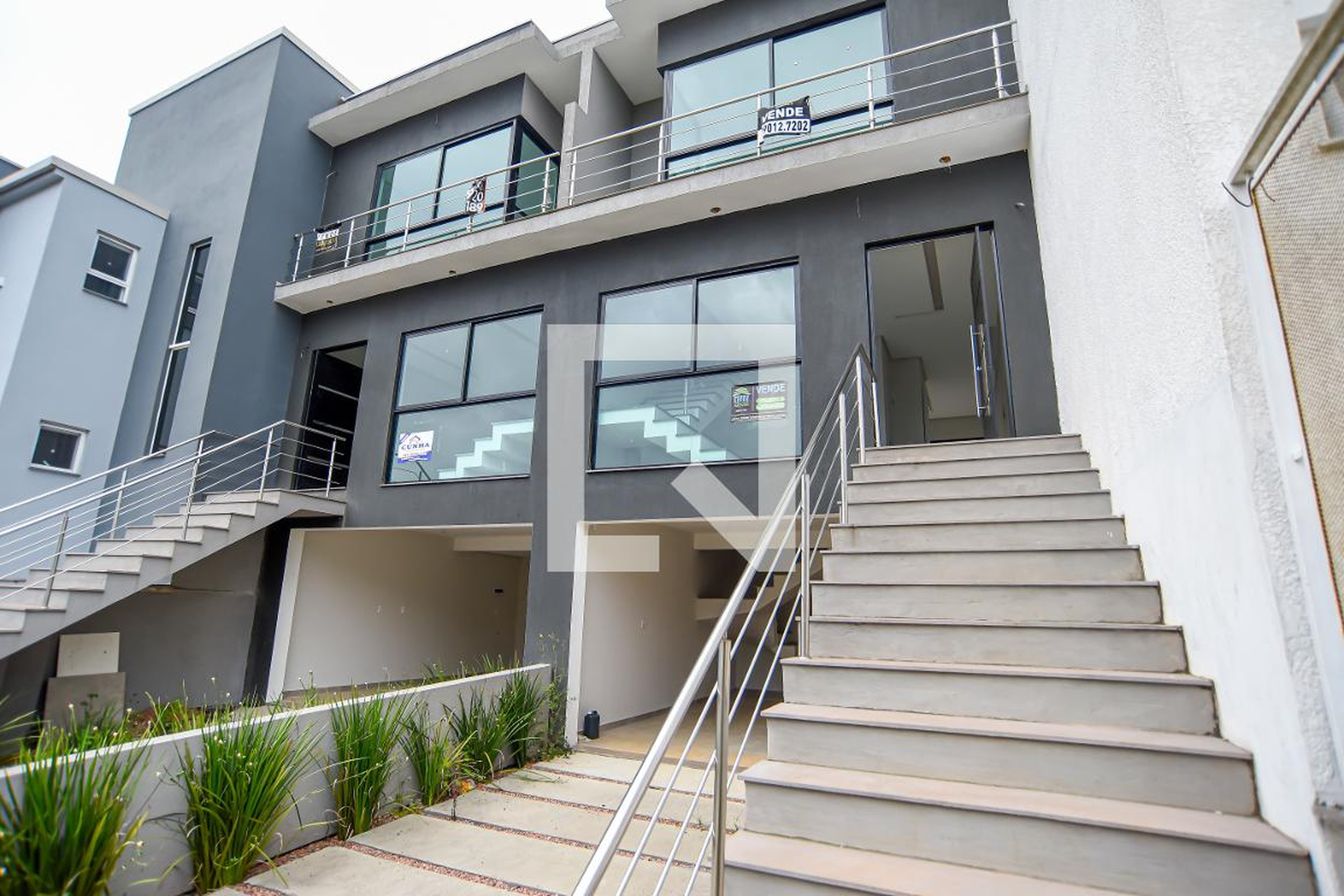 Fachada Condomínio em Rua Walter Porto Filho, 323