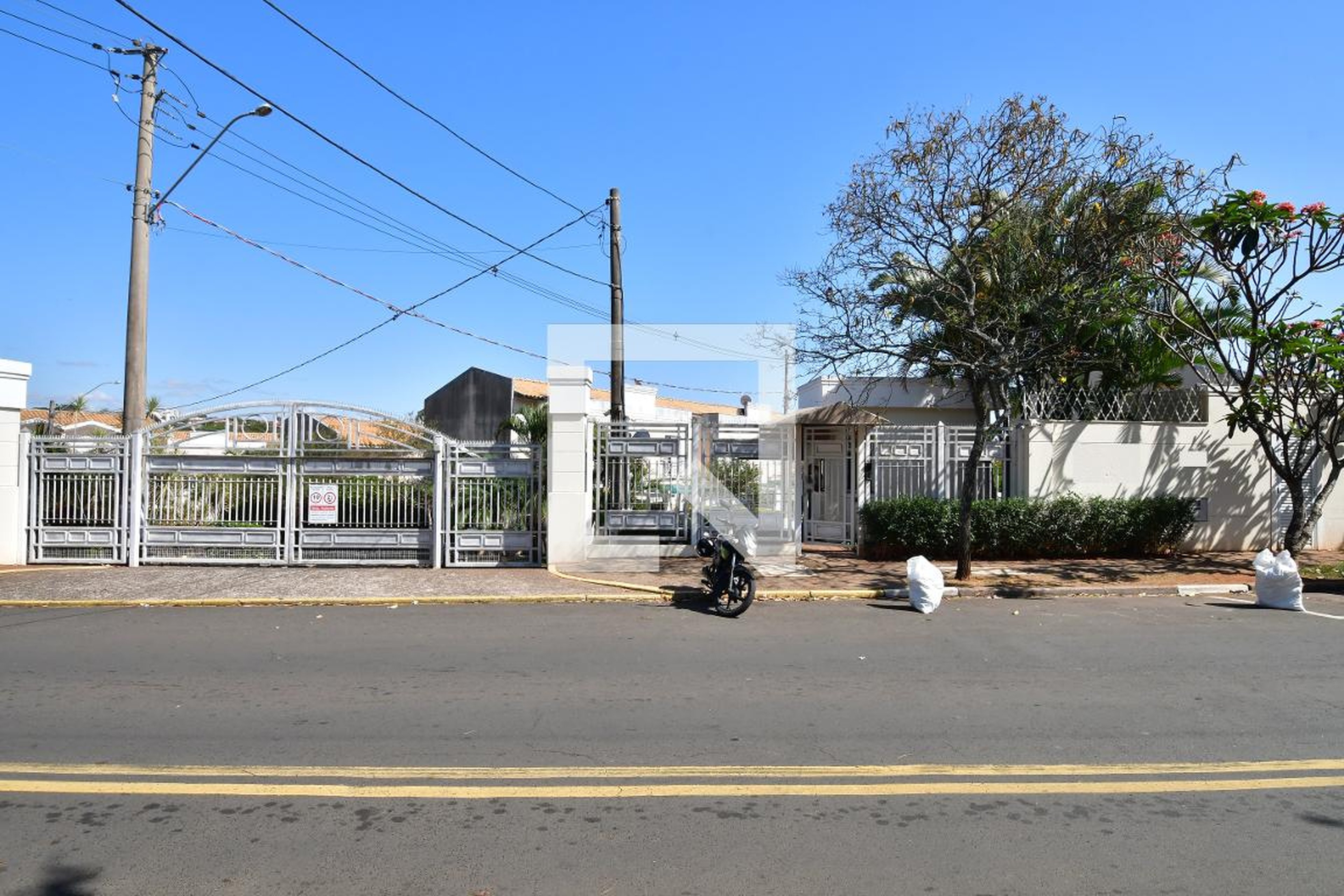 Fachada Condomínio Vila Antúrio